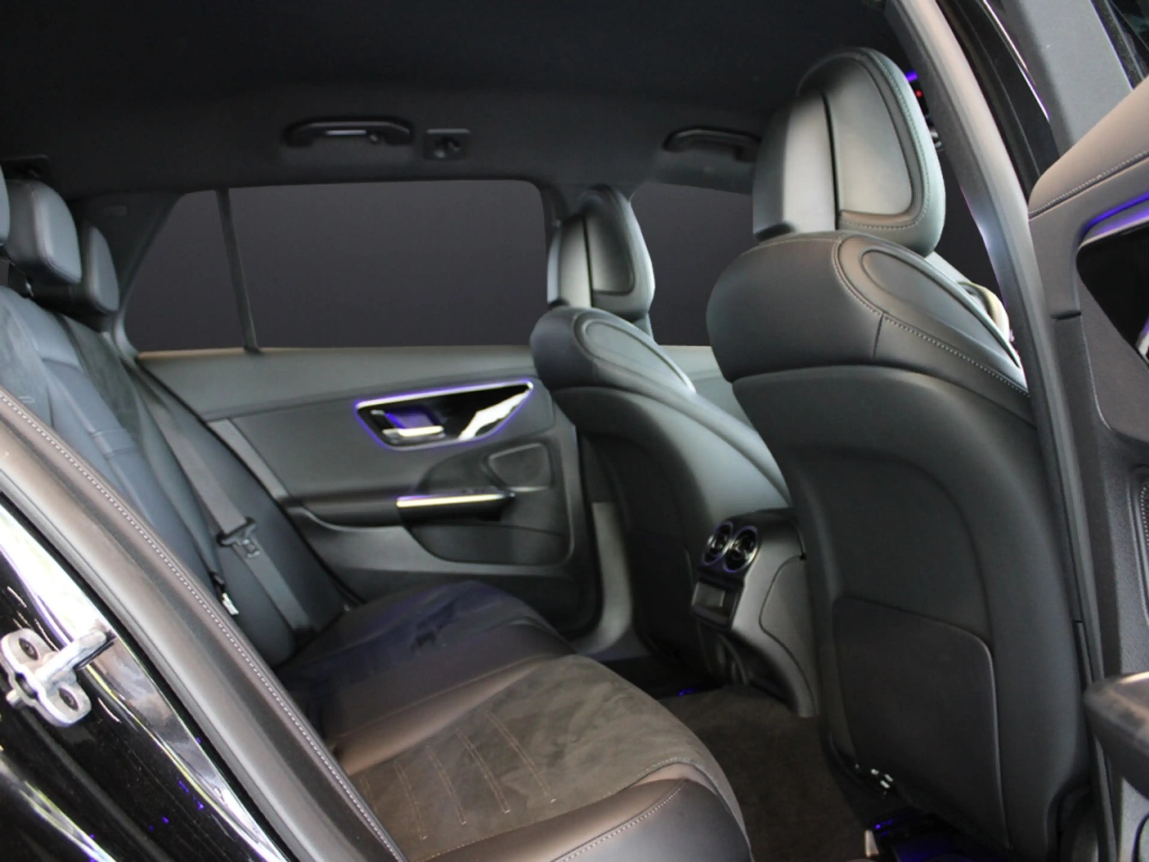 Mercedes-Benz C 200 T *AMG Night LED NAV Kamera AugReal Winter — photo 10