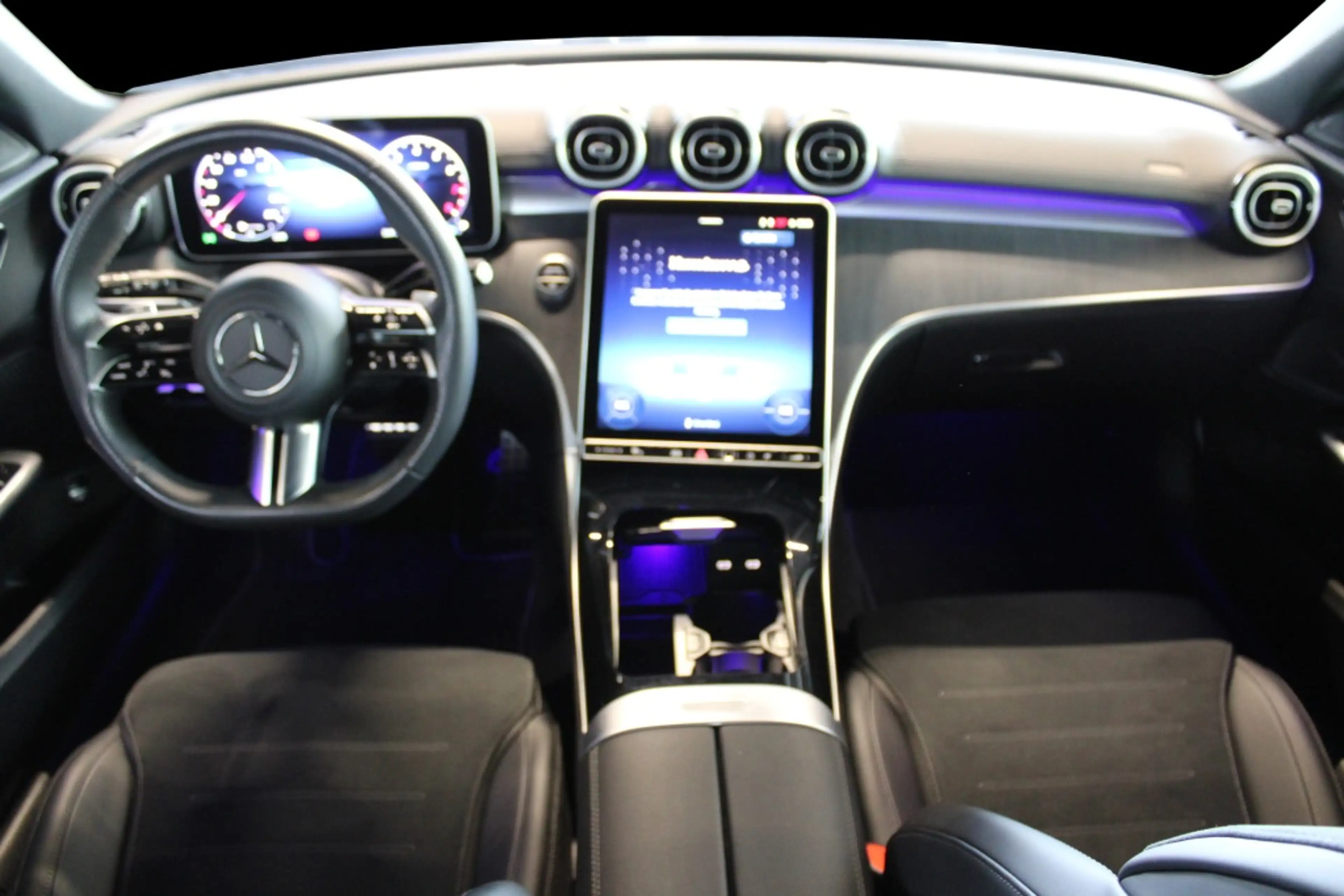 Mercedes-Benz C 200 T *AMG Night LED NAV Kamera AugReal Winter — photo 7