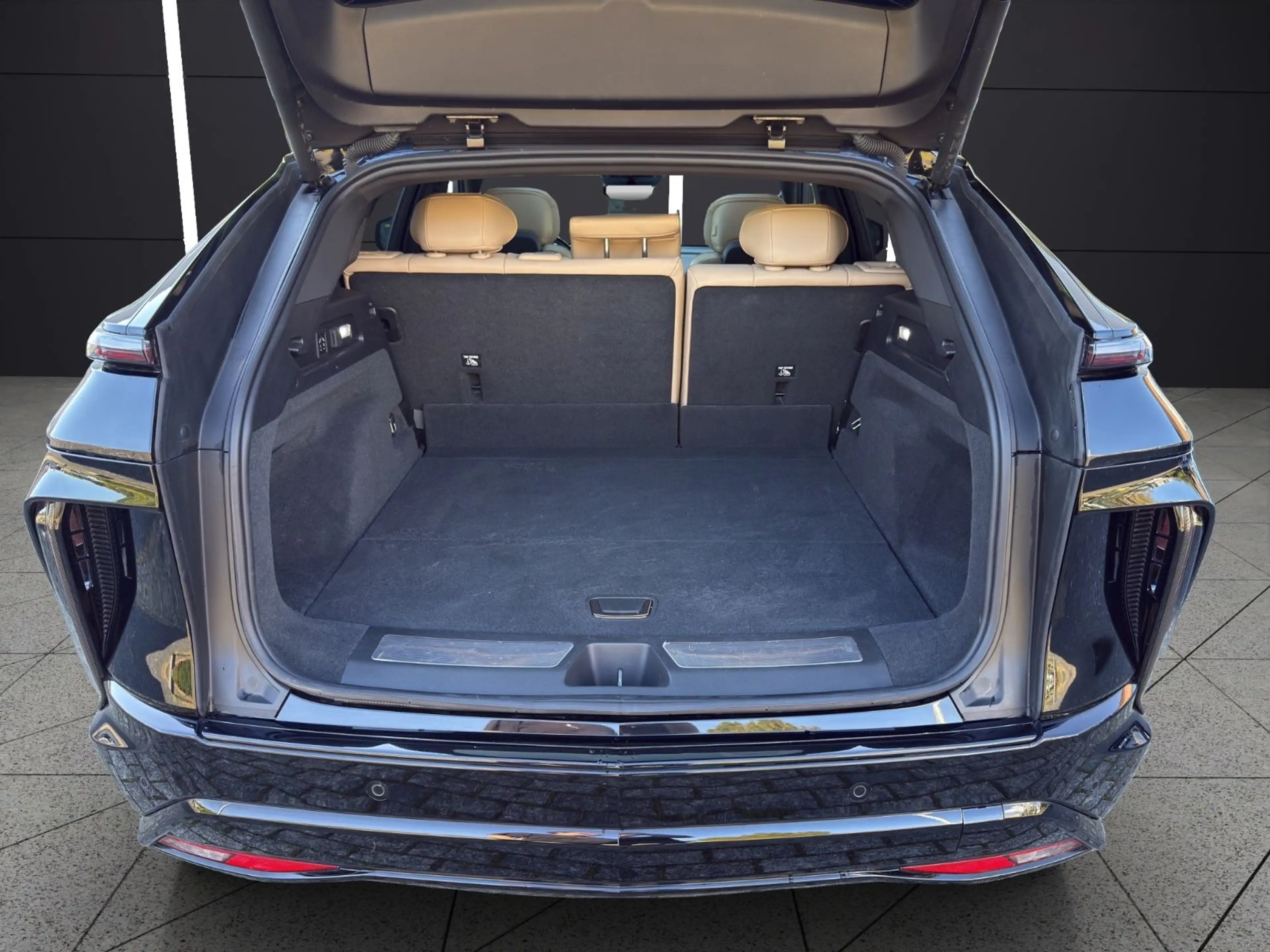 Cadillac Lyriq AWD Sport*Pano*Vollausstattung* — photo 9