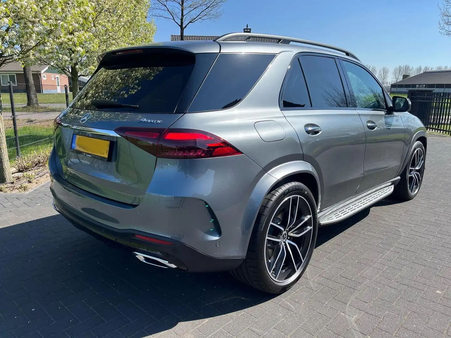 Mercedes-Benz GLE 450 D 4matic 360 PK Grijs - 2