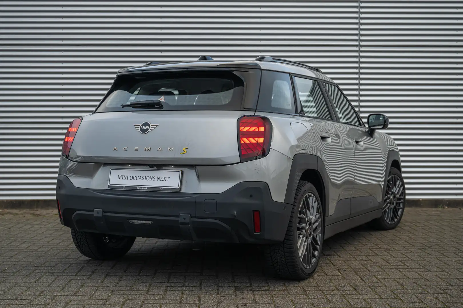 MINI Aceman SE Essential / LED / Parking Assistant / 18" Night Gris - 2