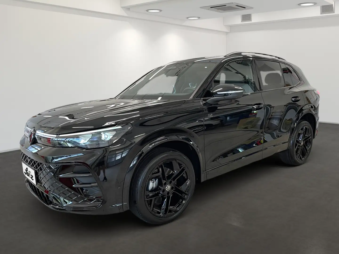 Volkswagen Tiguan 2.0 TDI 4M R-Line *AHK*NAVI*PANO* Schwarz - 2