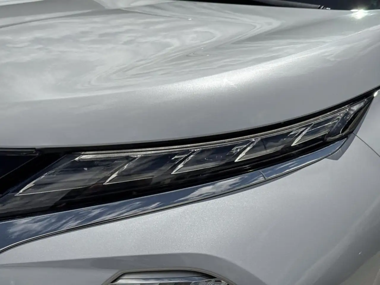 Mitsubishi Outlander photo Mitsubishi Outlander