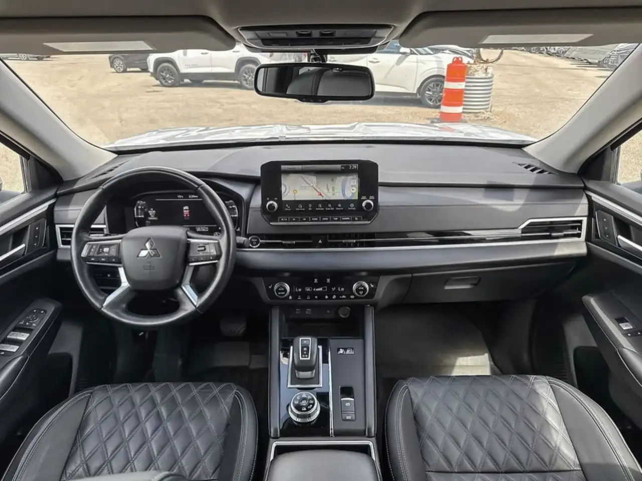 Mitsubishi Outlander photo Mitsubishi Outlander