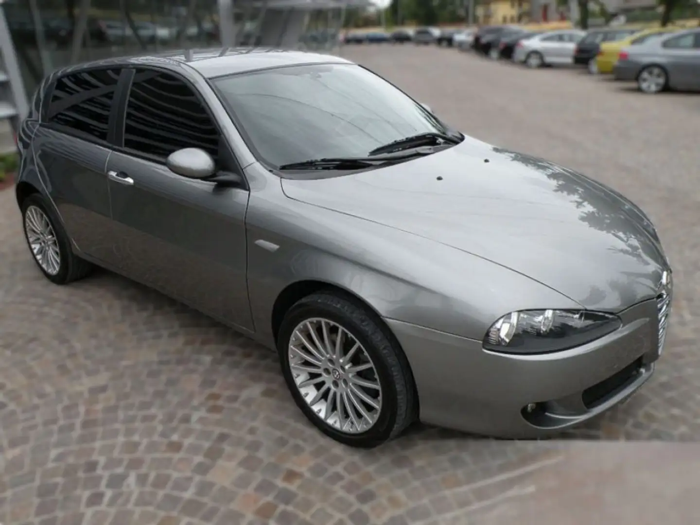 Alfa Romeo 147 1.9 JTD (115 CV) cat 3p. Distinctive Grigio - 2