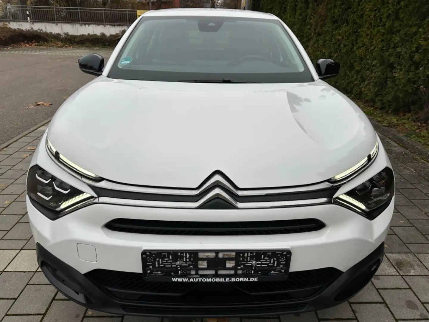 Citroen C4 PureTech 130 Stop&Start PLUS Navi LED Weiß - 2