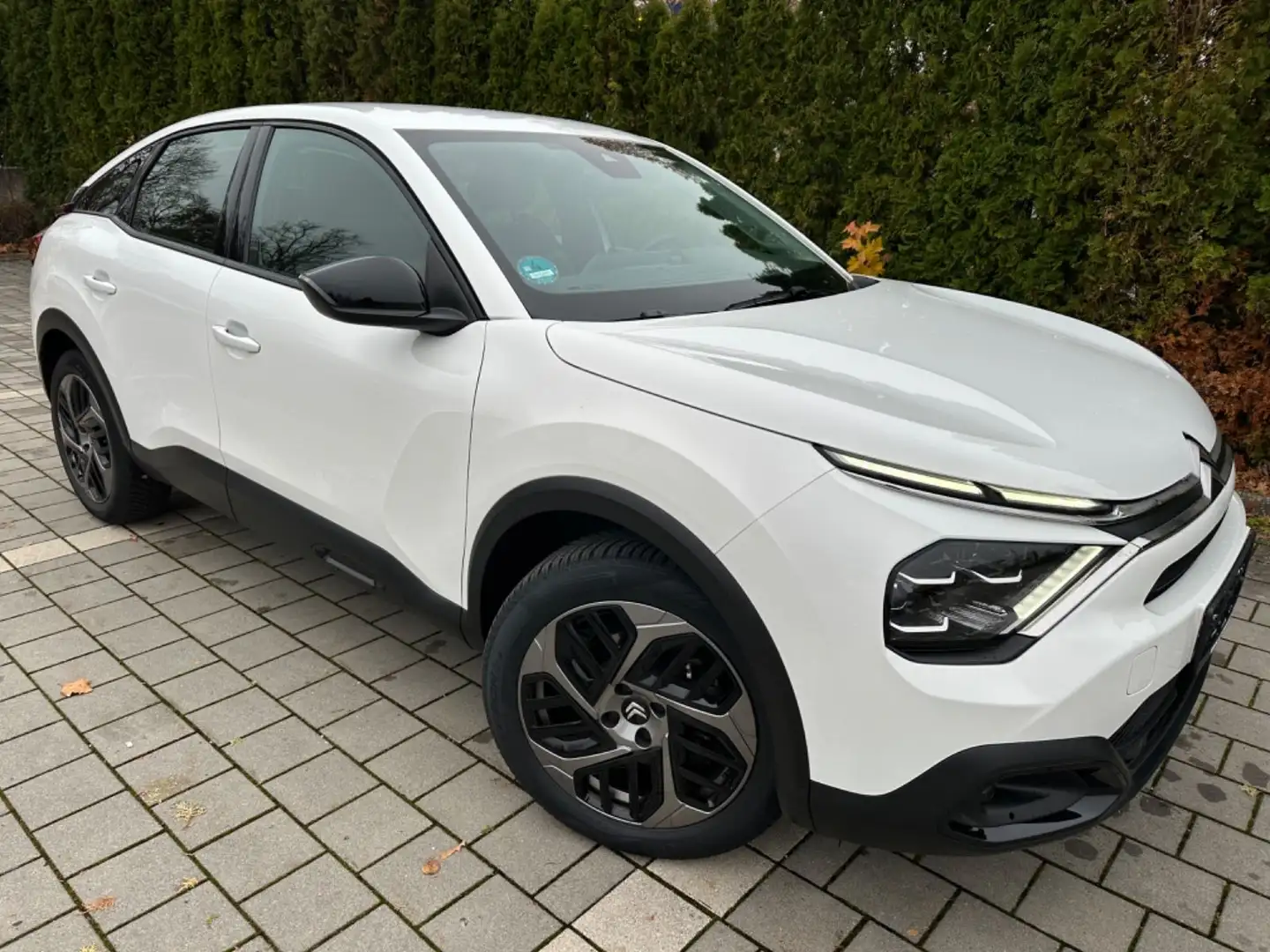 Citroen C4 PureTech 130 Stop&Start PLUS Navi LED Weiß - 1