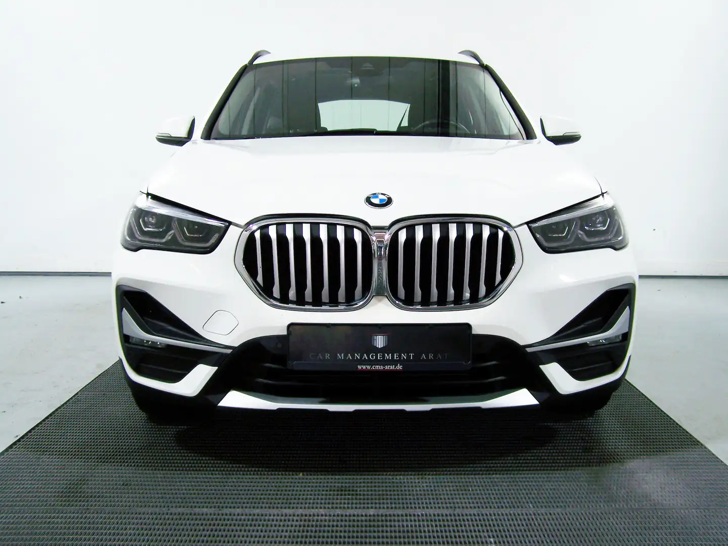 BMW X1 xDrive 20 d xLine PANORAM+NAV+LED+PDC+ACC+AMB Blanc - 2