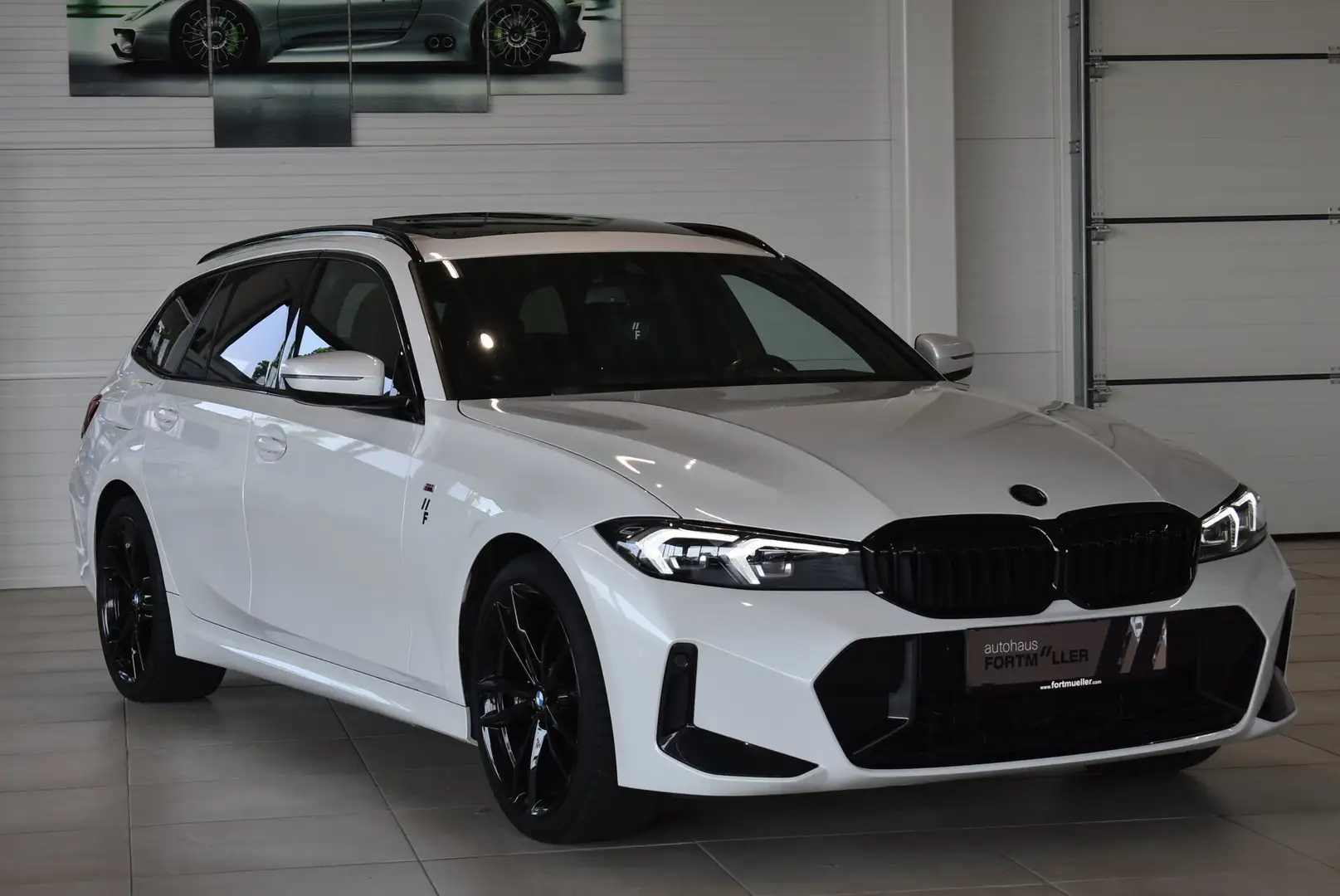 BMW 320 d xDrive ///M Sport //Panorama White - 1