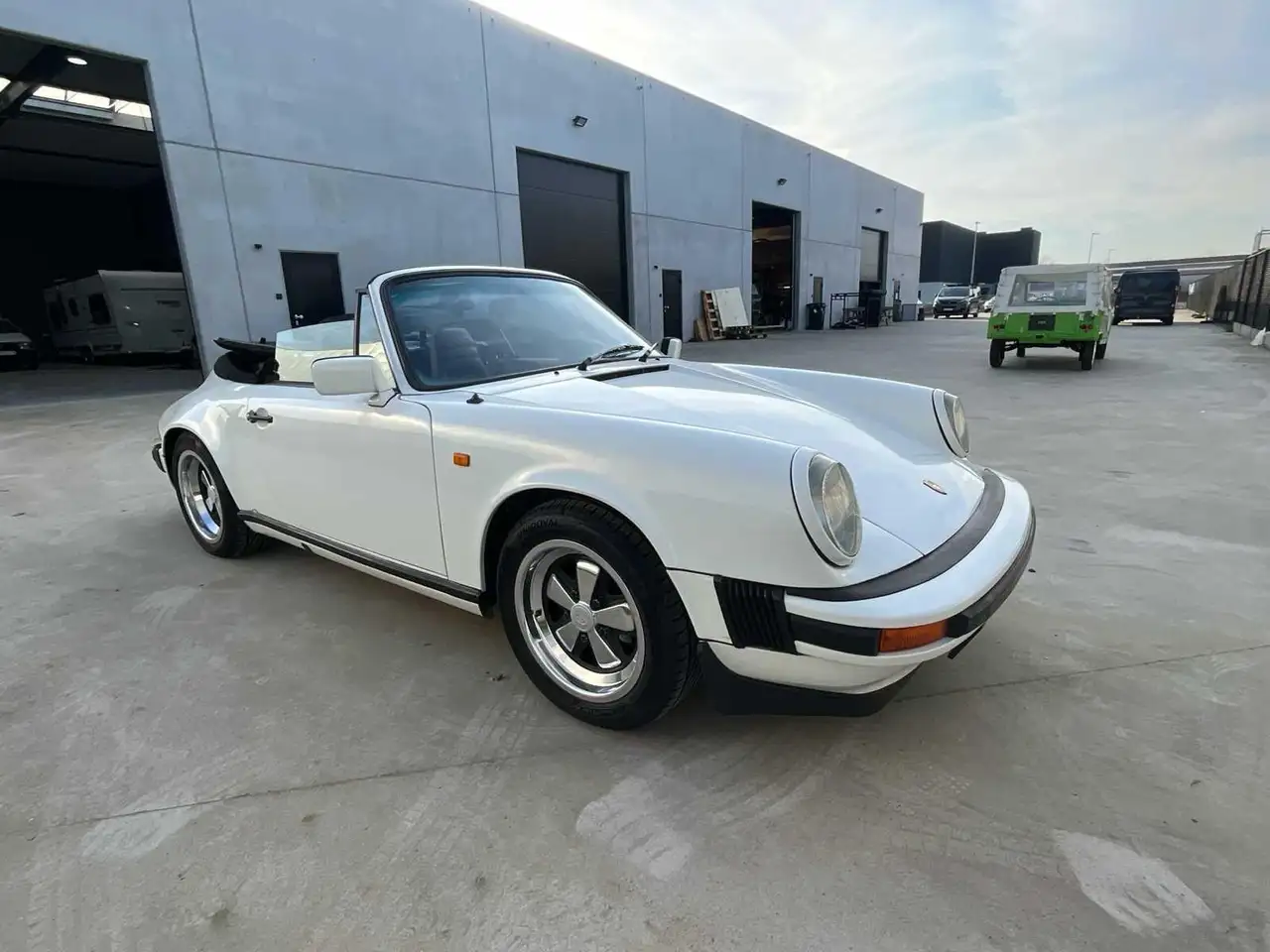 Porsche 911 3.0 SC Cabrio, foto 2