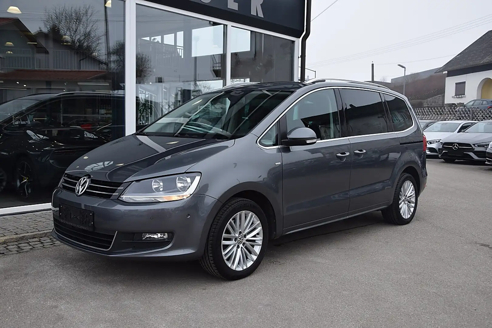 Volkswagen Sharan Comfortline BMT 2,0 TDI Grau - 2