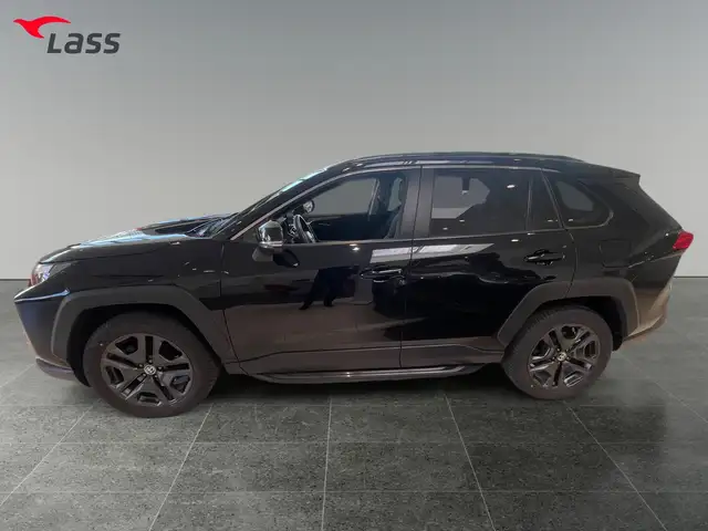 Toyota RAV4 view 3