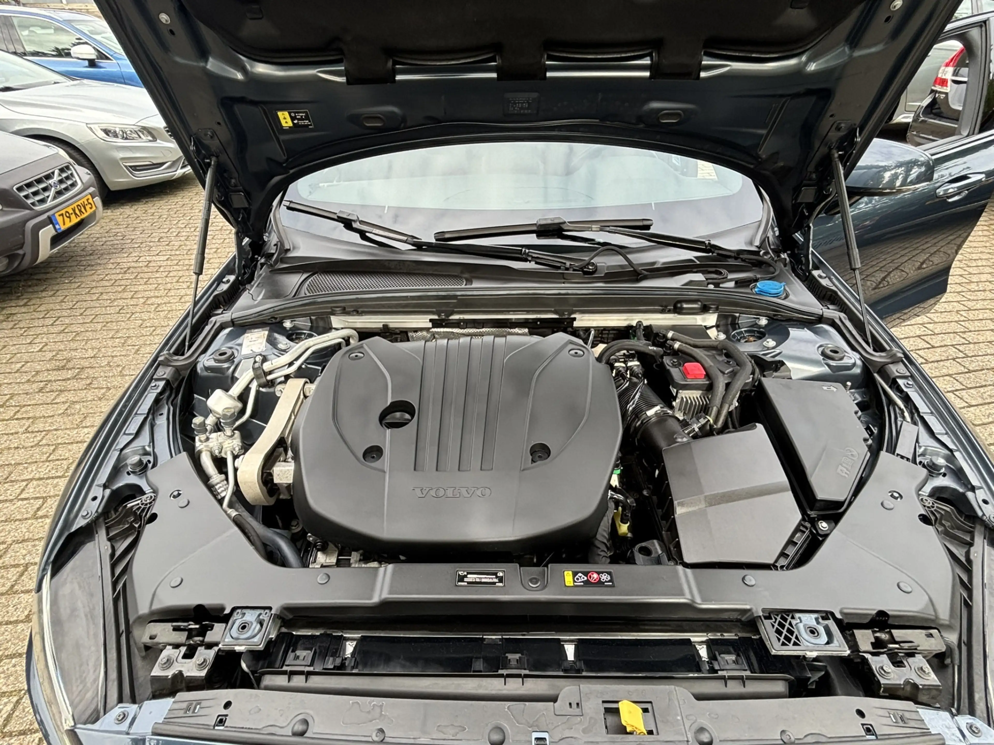 Volvo V60 Cross Country 2.0 B5 AWD Pro Panorama dak Keyless On call — photo 23