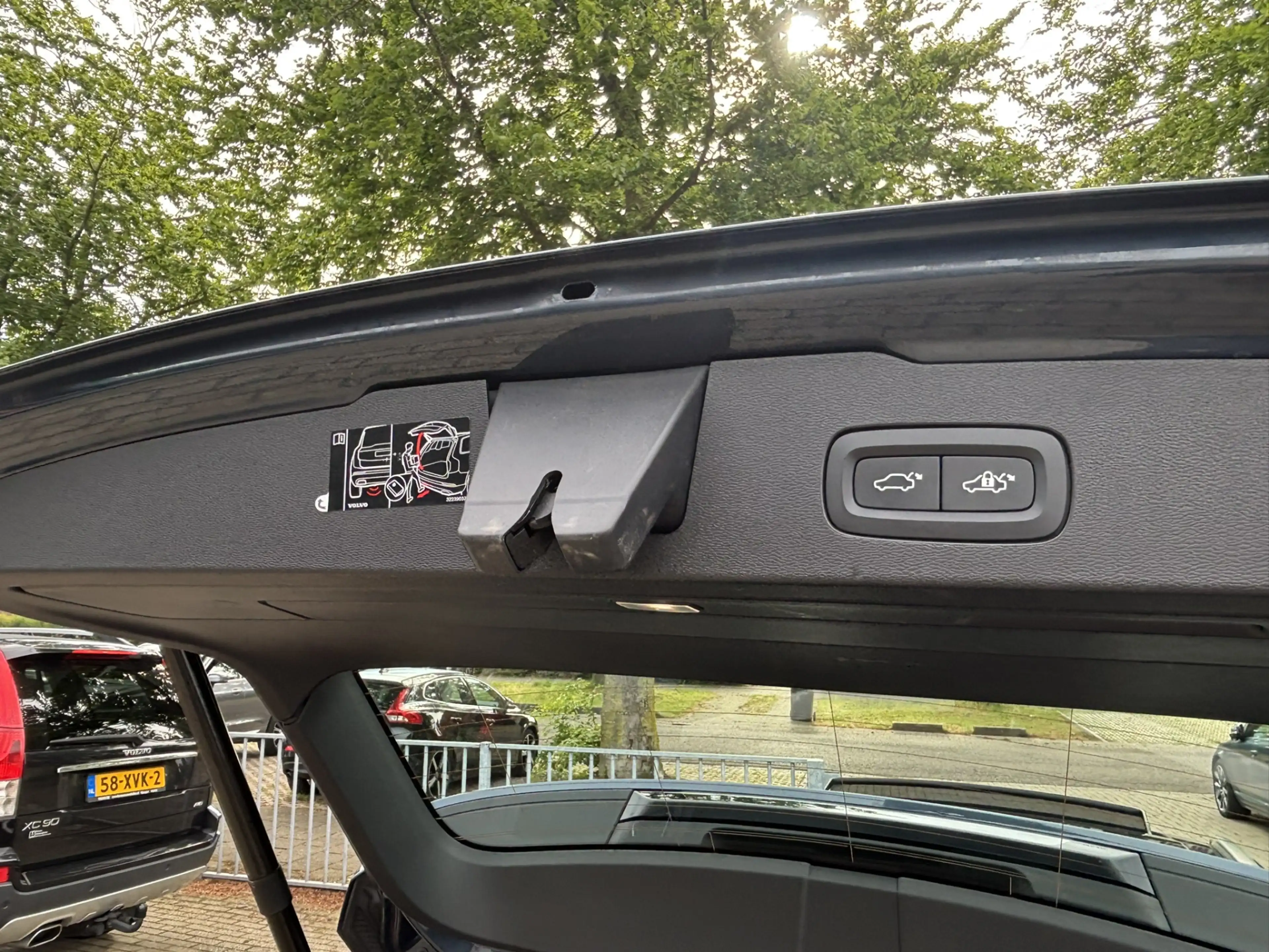 Volvo V60 Cross Country 2.0 B5 AWD Pro Panorama dak Keyless On call — photo 19