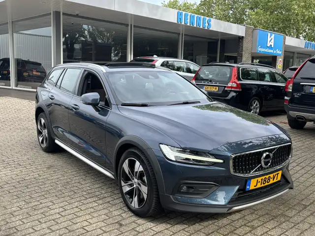 Volvo V60 Cross Country 2.0 B5 AWD Pro Panorama dak Keyless On call