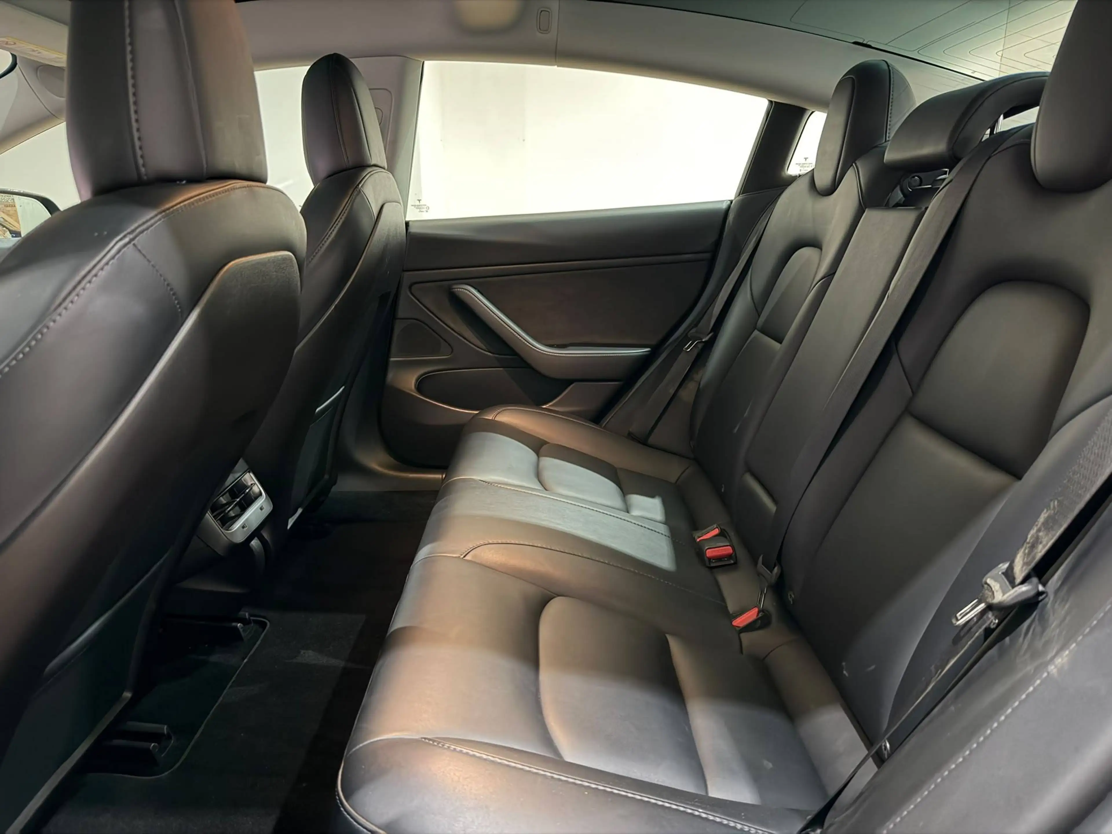 Tesla Model 3 Model 3 44 kWh Standard Plus — photo 11