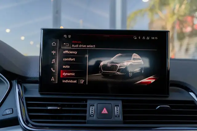 Audi Q5 view 13