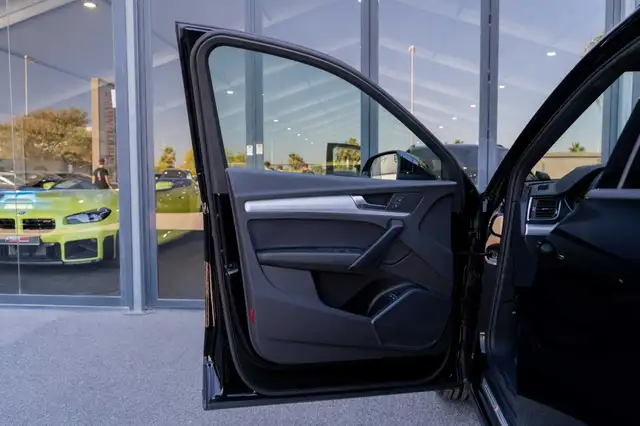 Audi Q5 view 7