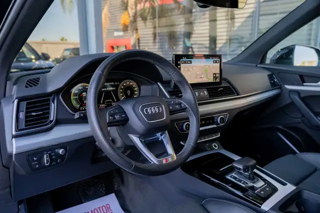 Audi Q5 view 15