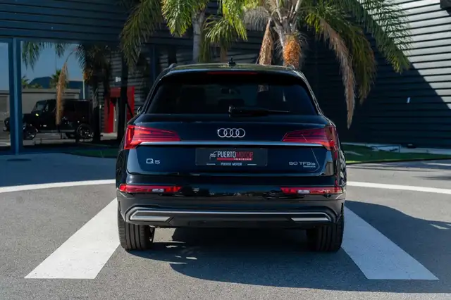 Audi Q5 view 5