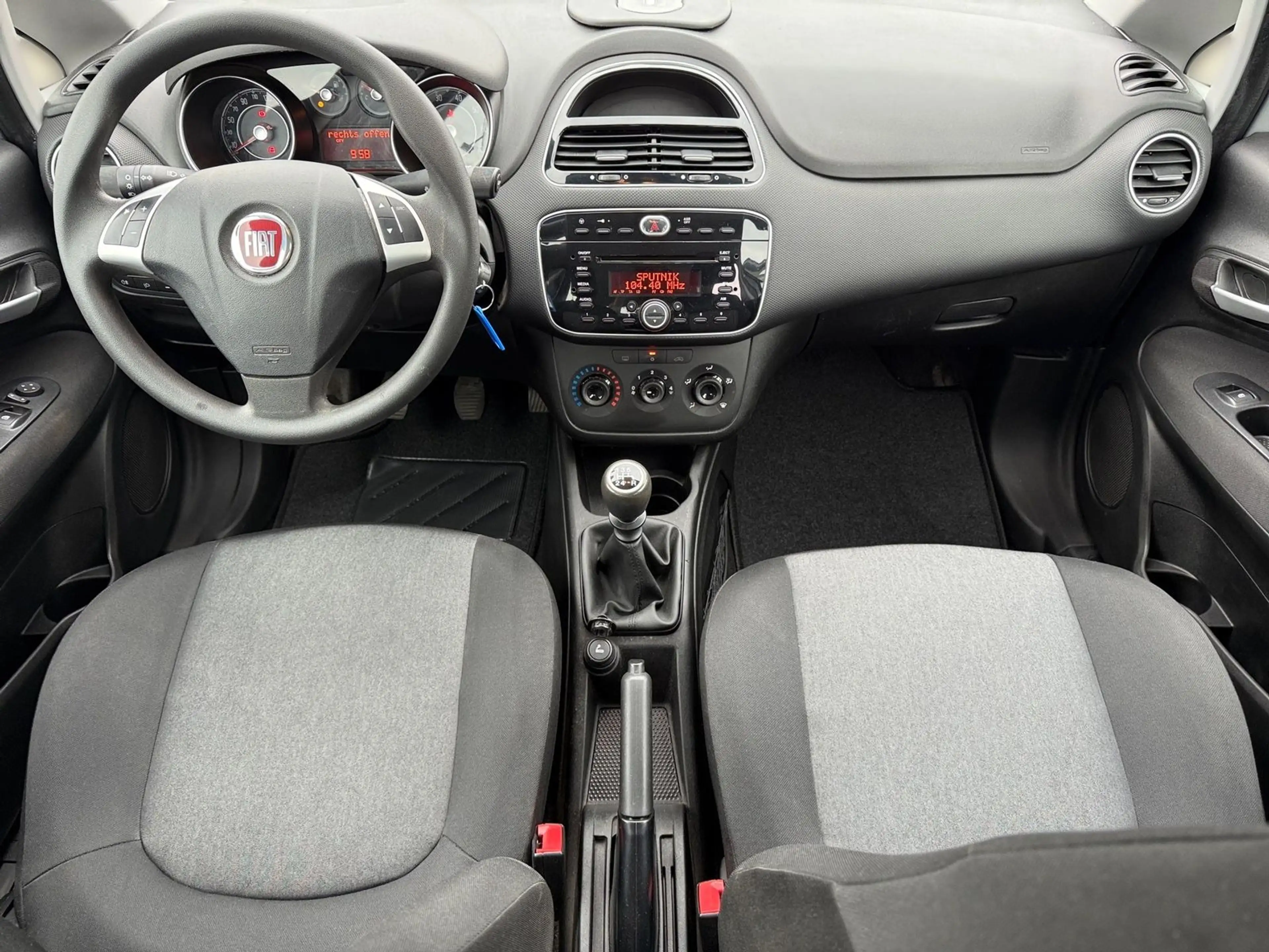 Fiat Punto 1.2 Lounge Klima PDC Tagfahrlicht — photo 12