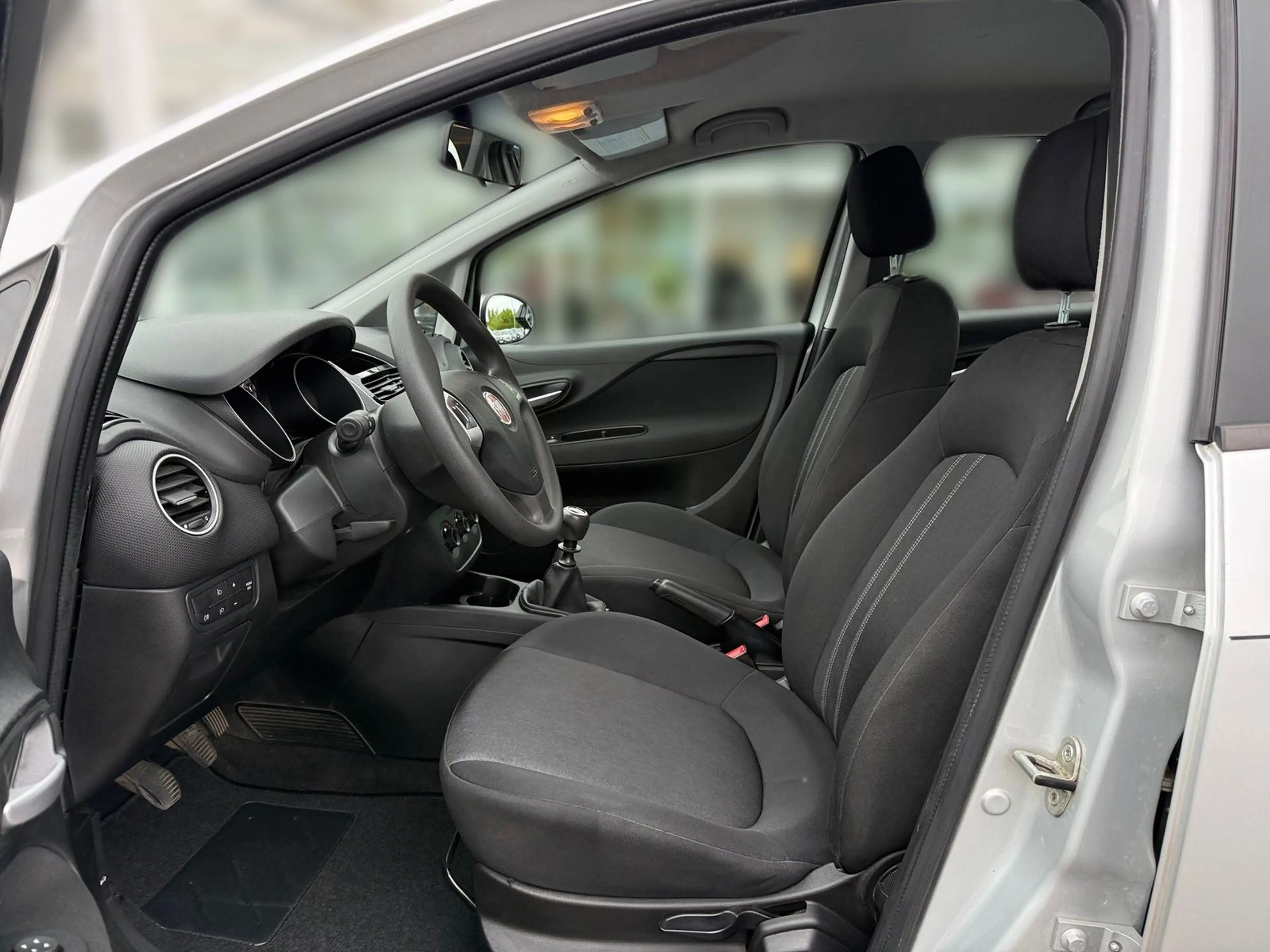 Fiat Punto 1.2 Lounge Klima PDC Tagfahrlicht — photo 10