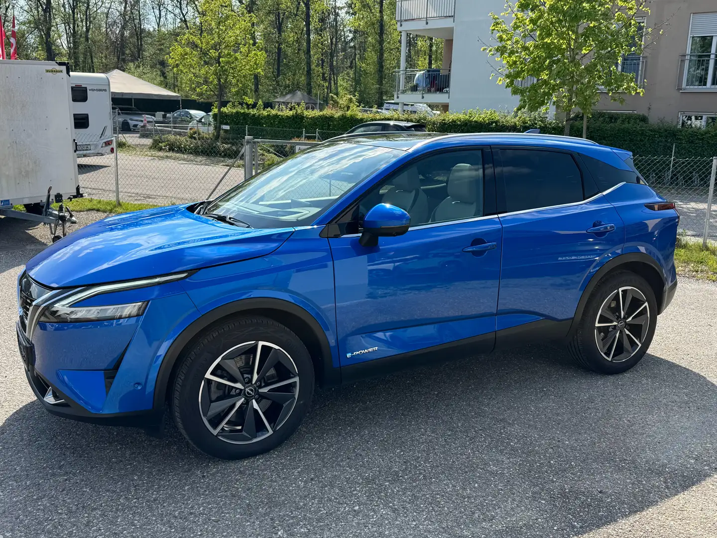 Nissan Qashqai Tekna e-Power, Panoramadach, Bose Blau - 2