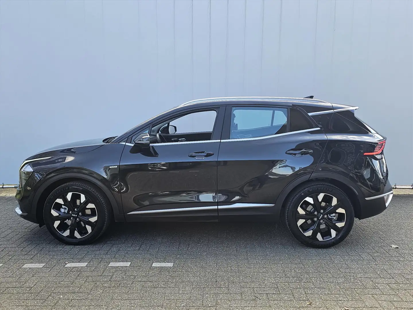 Kia Sportage 1.6 T-GDi 265pk Plug-In Hybrid AT6 4WD DynamicLine Zwart - 2