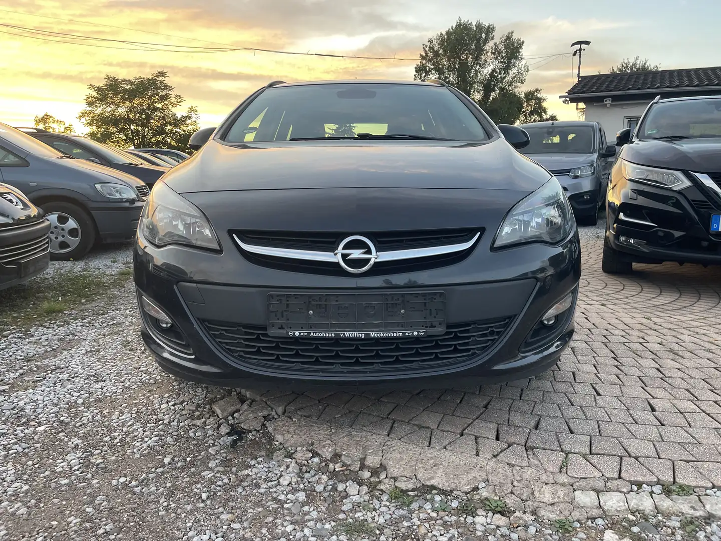 Opel Astra Edition im guten und gepflegten Zustand Schwarz - 1