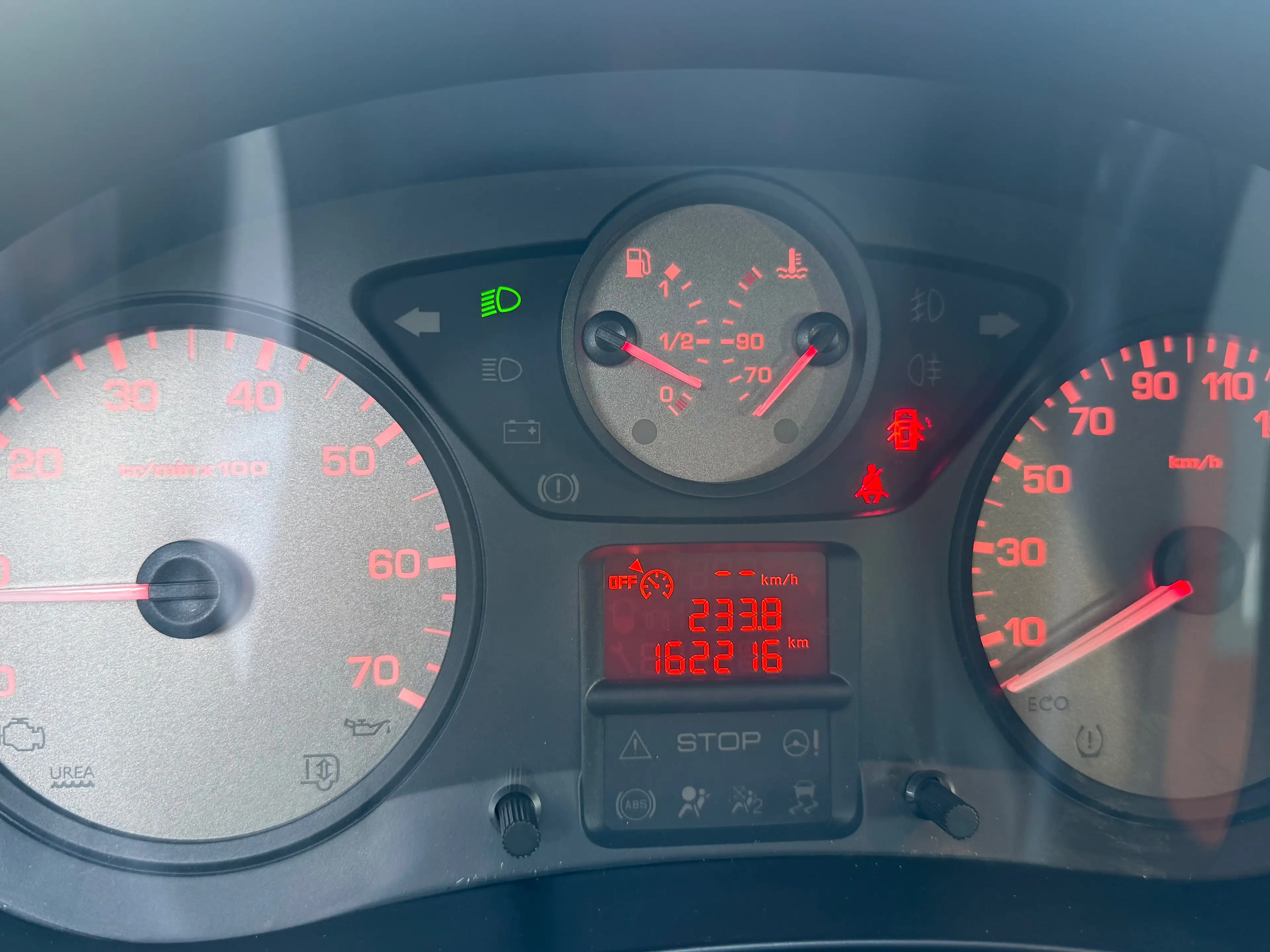 Peugeot Partner Partner Tepee 1.6 hdi , capteur , Clim , distribution ok , GARANTIE 12 mois — photo 13