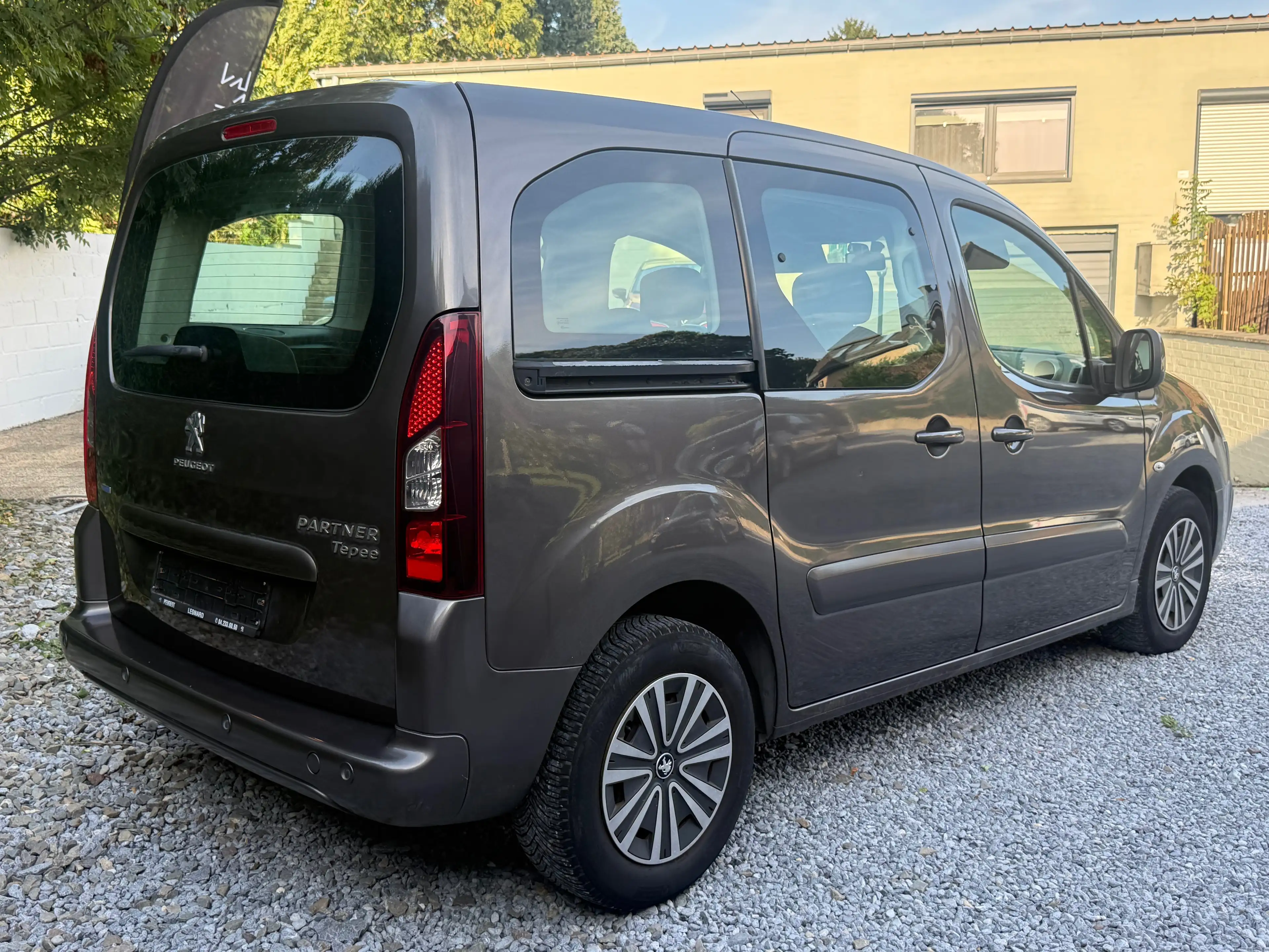 Peugeot Partner Partner Tepee 1.6 hdi , capteur , Clim , distribution ok , GARANTIE 12 mois — photo 5