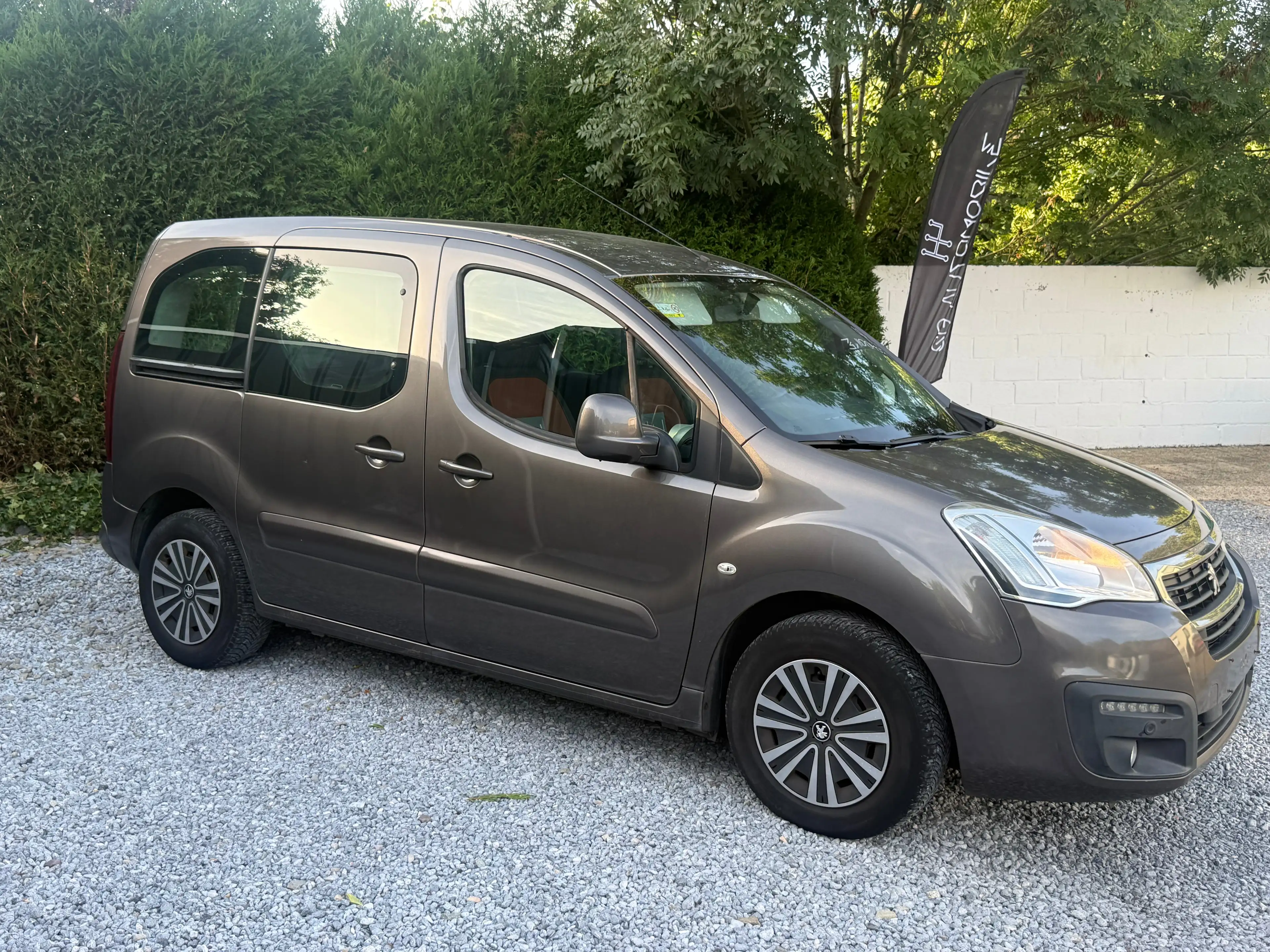 Peugeot Partner Partner Tepee 1.6 hdi , capteur , Clim , distribution ok , GARANTIE 12 mois — photo 4