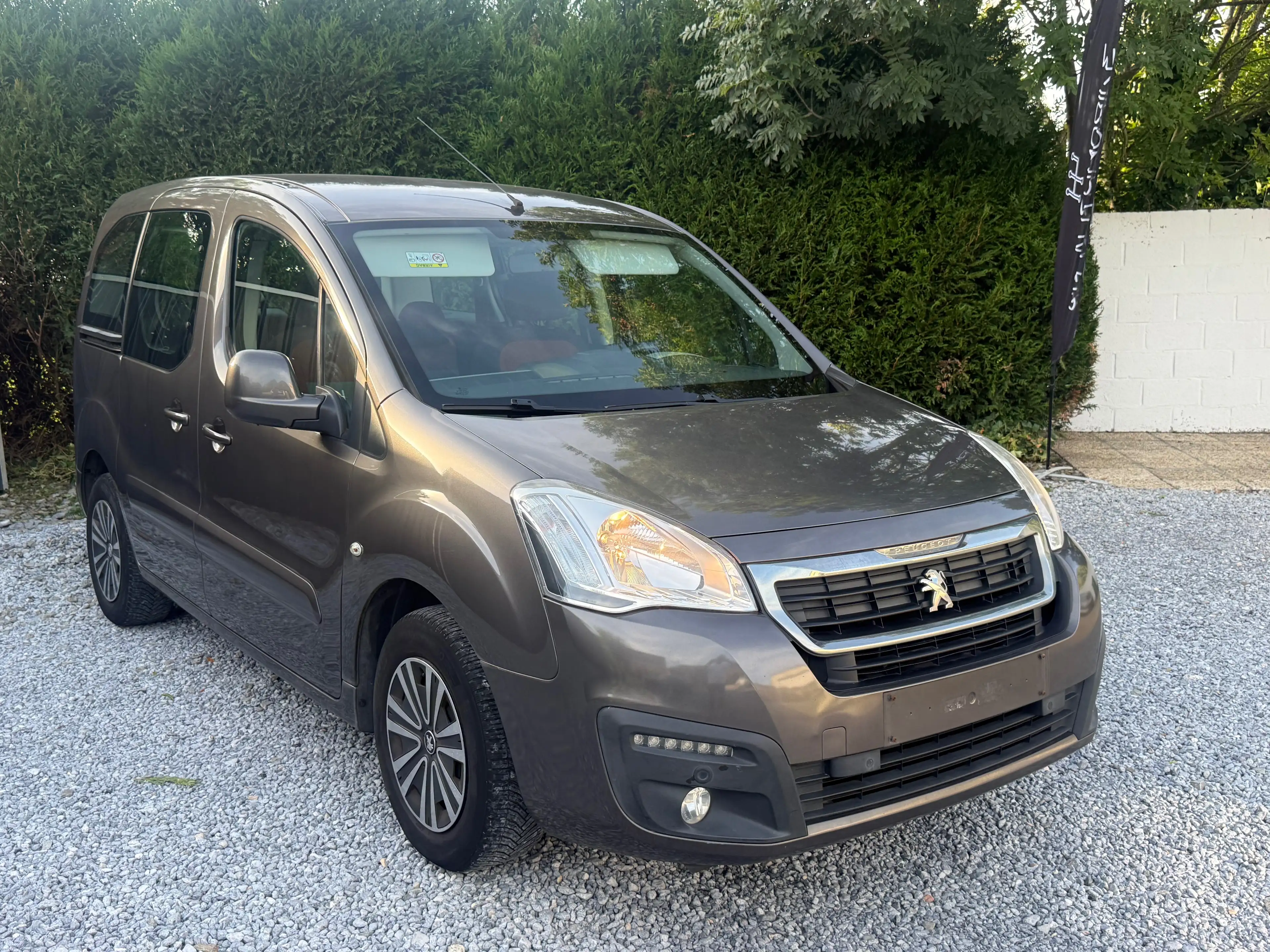 Peugeot Partner Partner Tepee 1.6 hdi , capteur , Clim , distribution ok , GARANTIE 12 mois — photo 2