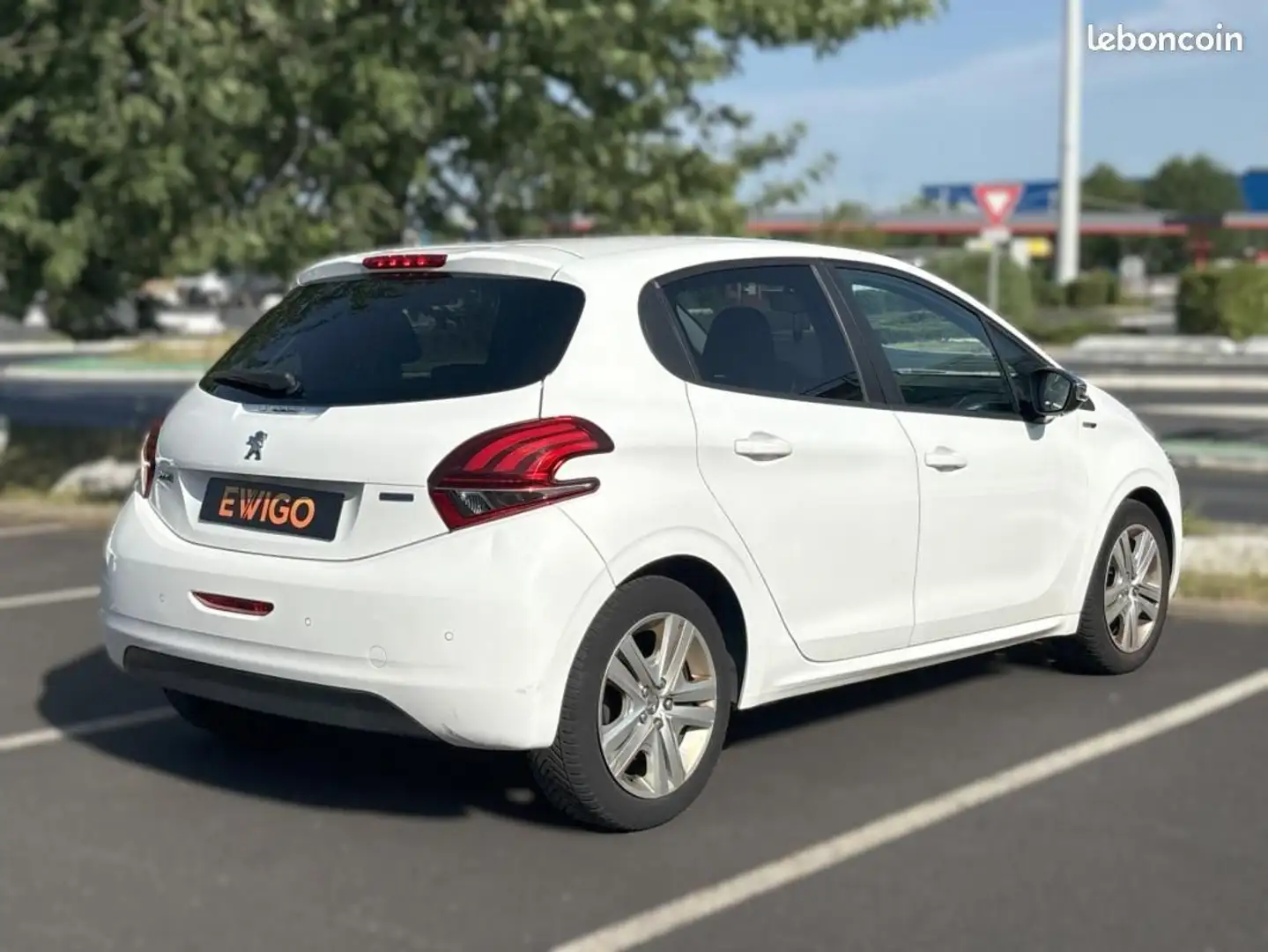 Peugeot 208 1.6 BLUEHDI 75CH STYLE COURROIE NEUVE ENTRETIEN CO Blanc - 2