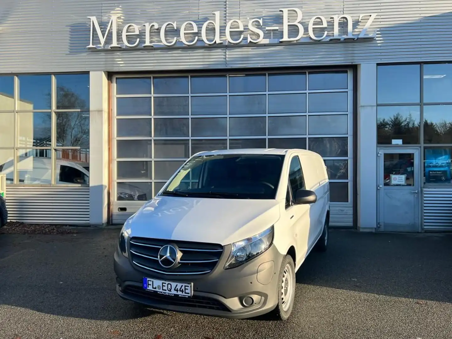 Mercedes-Benz Vito eVito Kastenwagen lang Navi PDC KAM SHZ KlimaA Weiß - 2