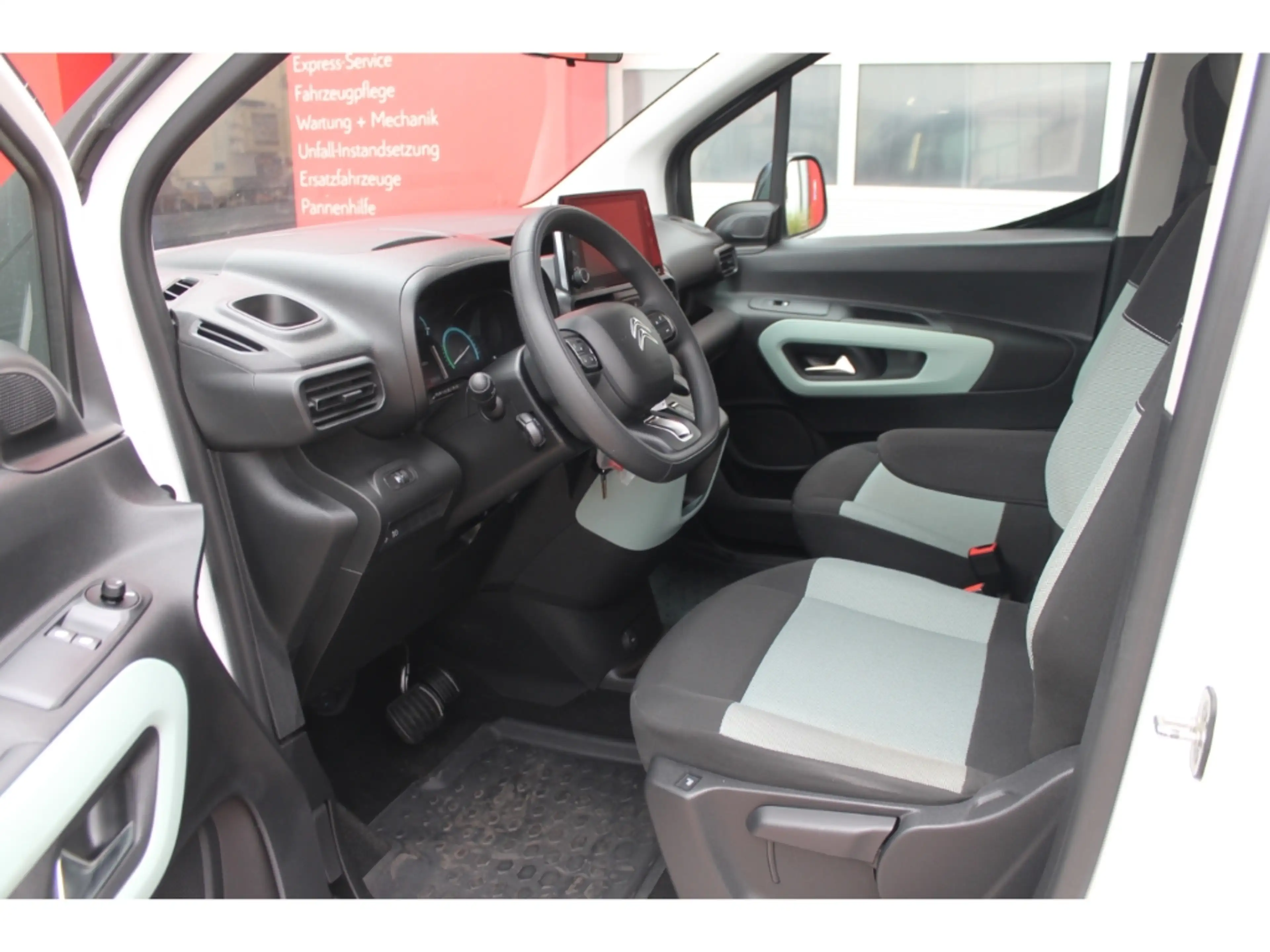 Citroen Berlingo -e Feel M AHK Navi Kamera PDC vo+hi Shz — photo 7