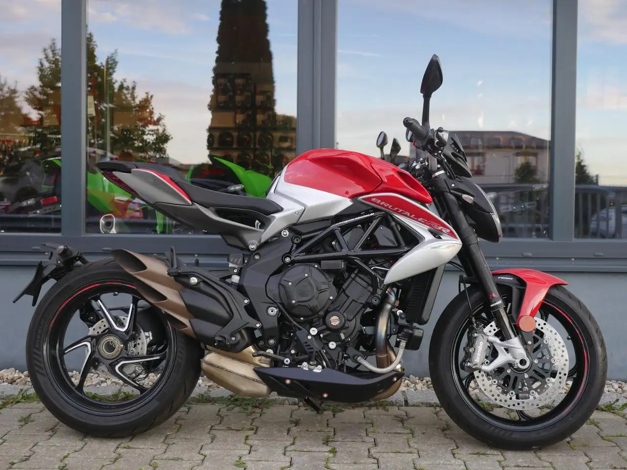 MV Agusta Brutale 800