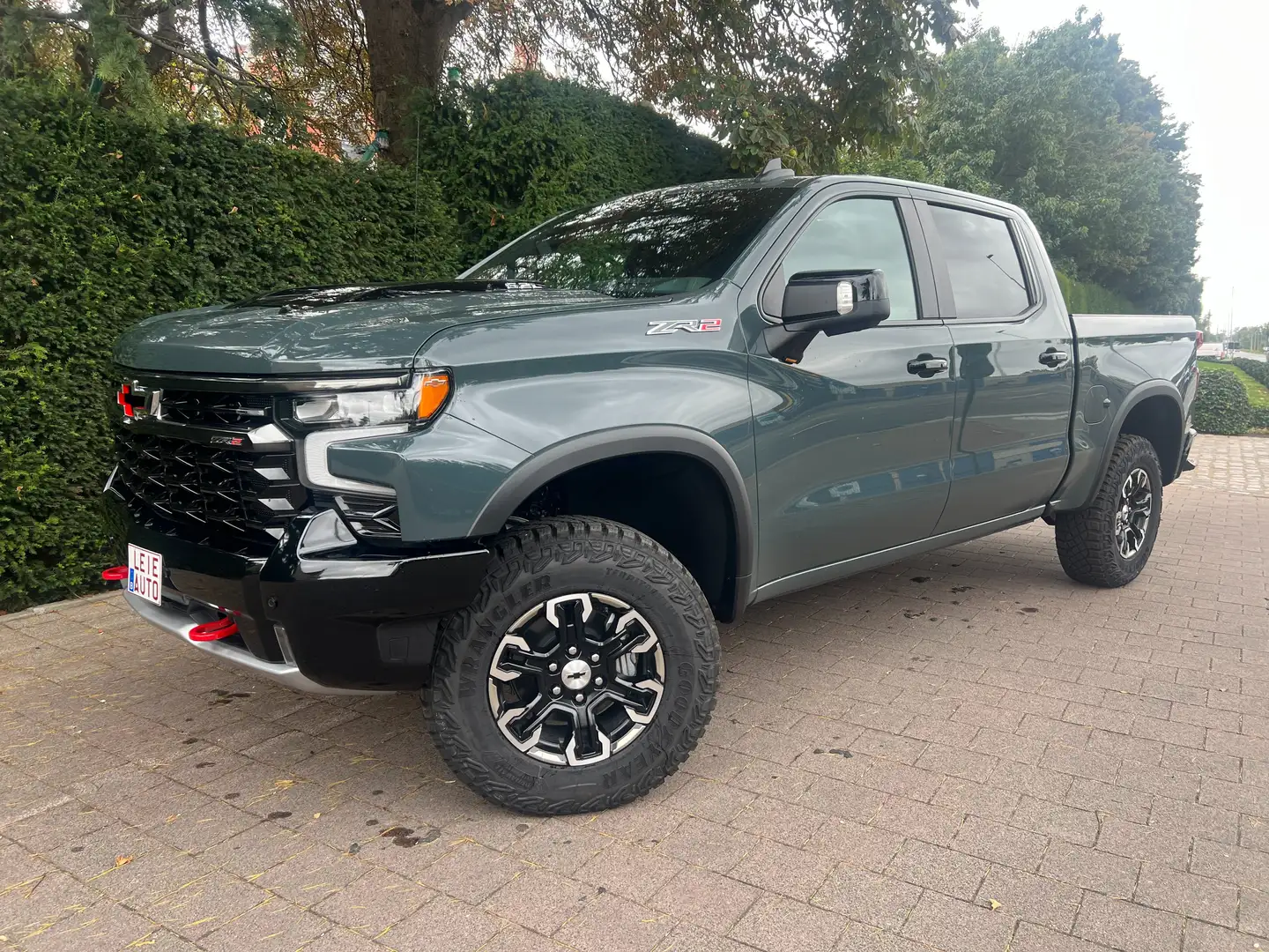 Chevrolet Silverado ZR2 Crew Cab 6.2 L - V8 € 79.900,- excl btw Grau - 1