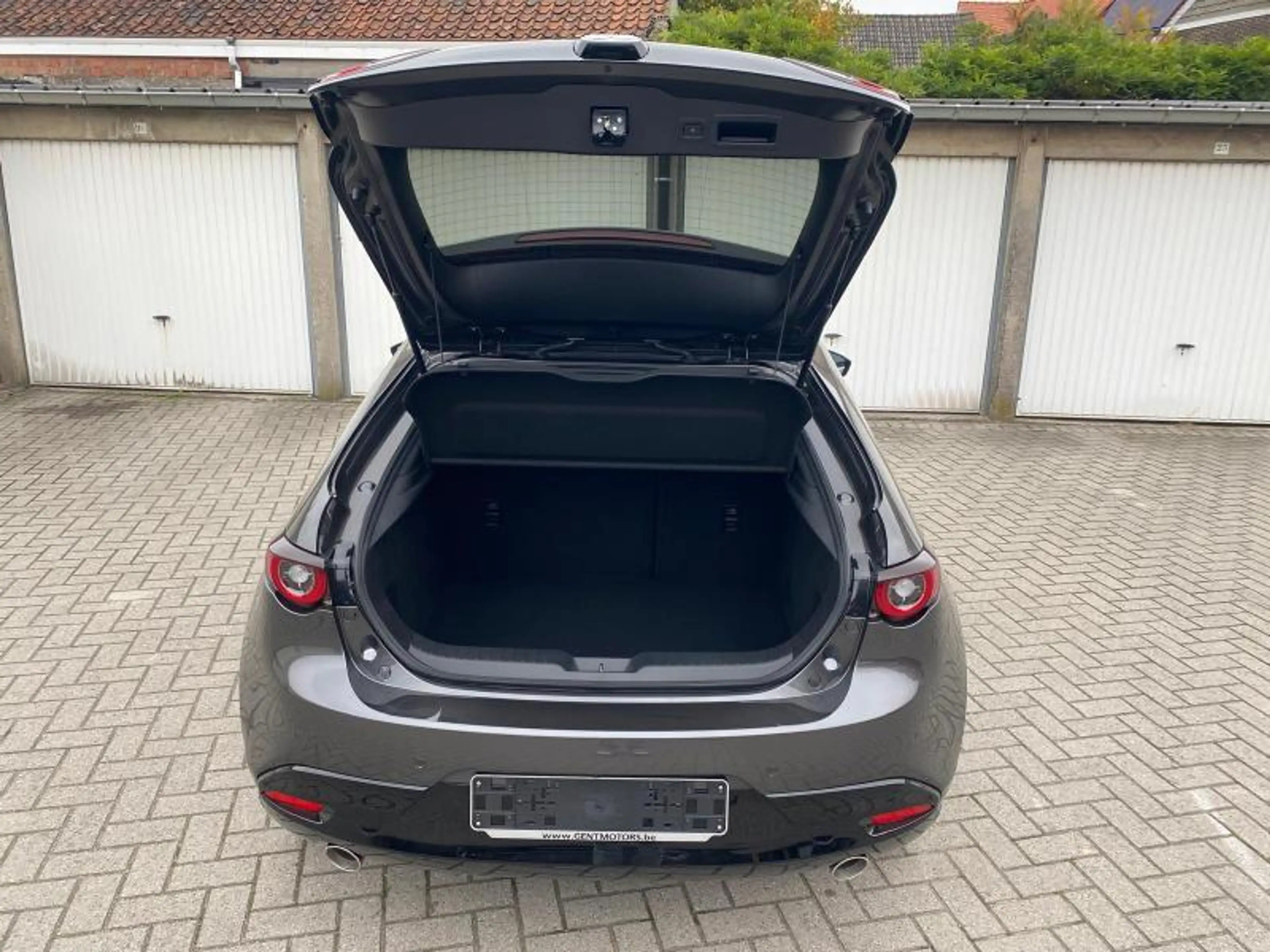 Mazda 3 e-Skyactiv — photo 8