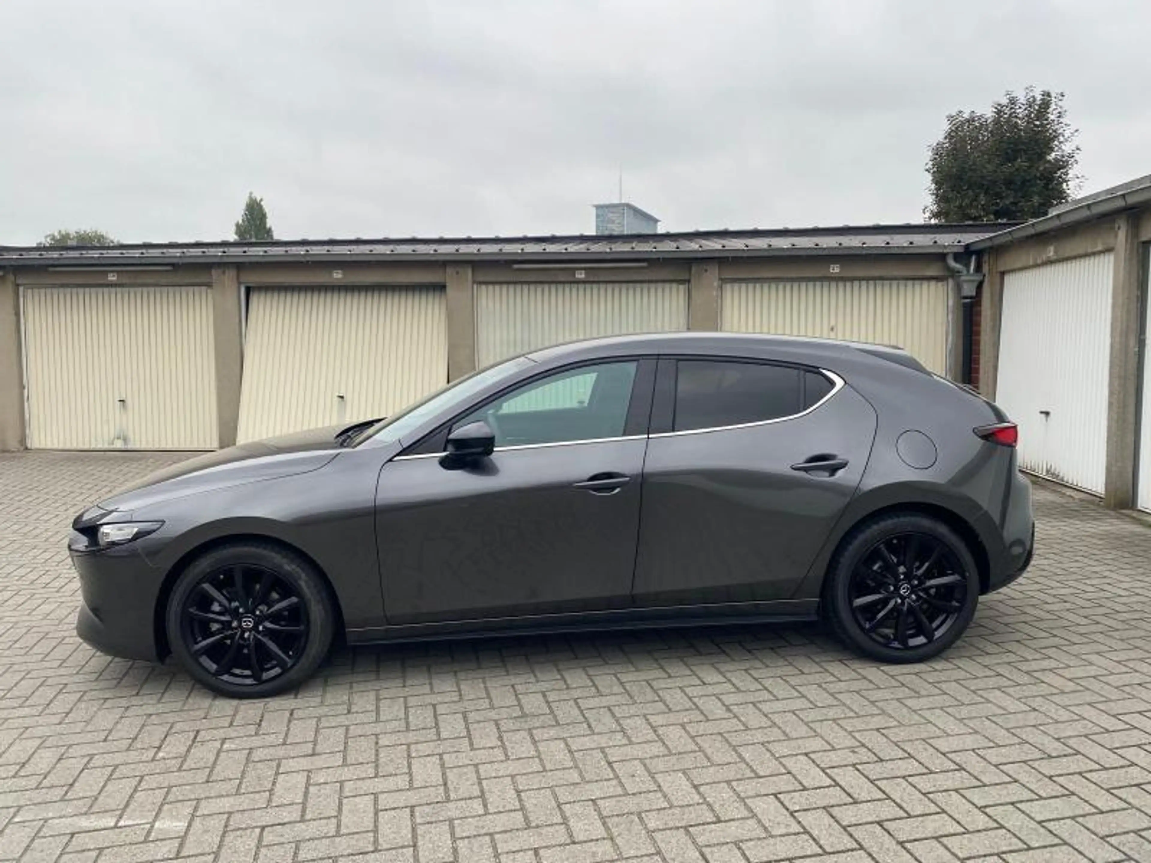 Mazda 3 e-Skyactiv — photo 7