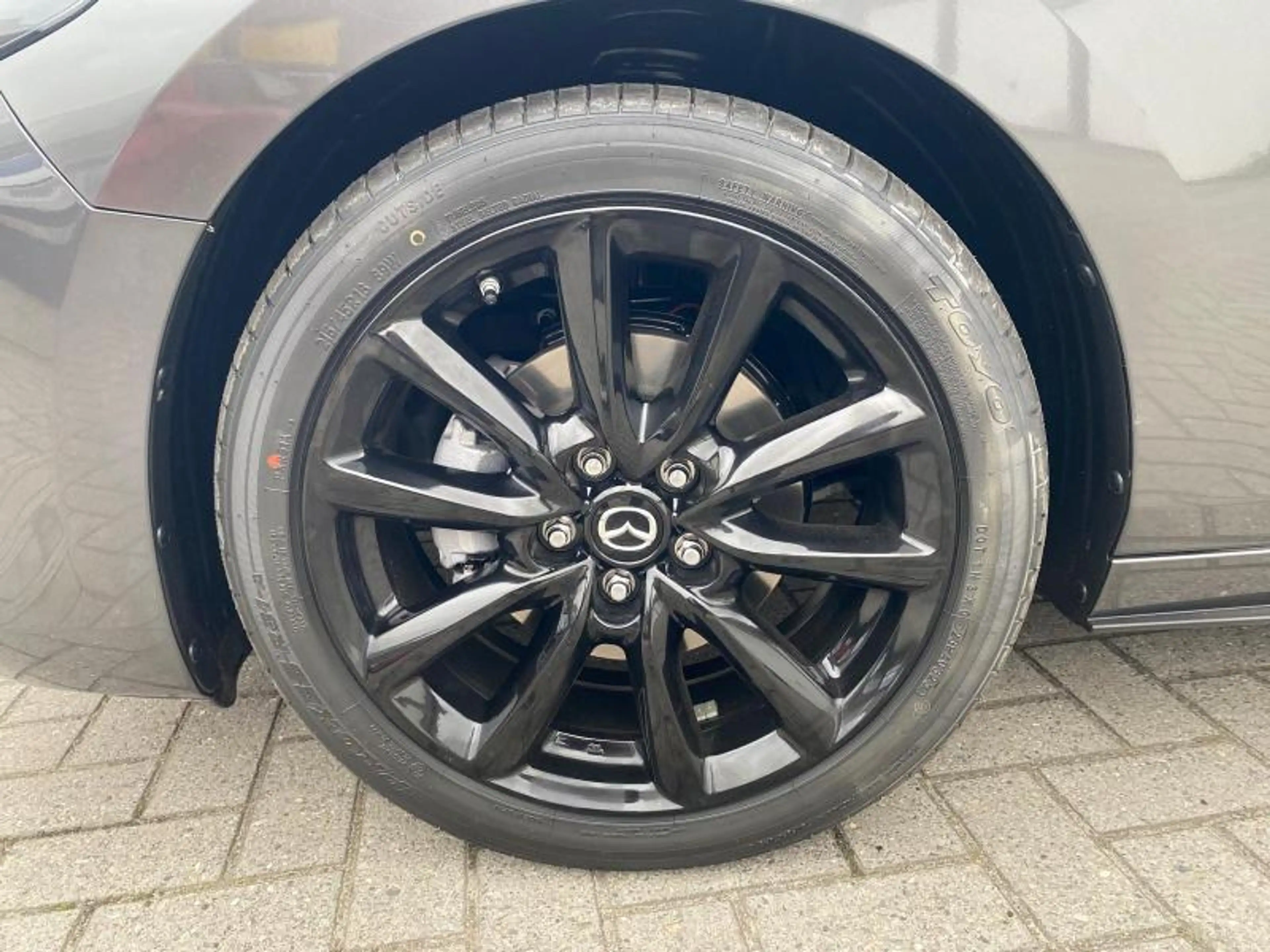 Mazda 3 e-Skyactiv — photo 10