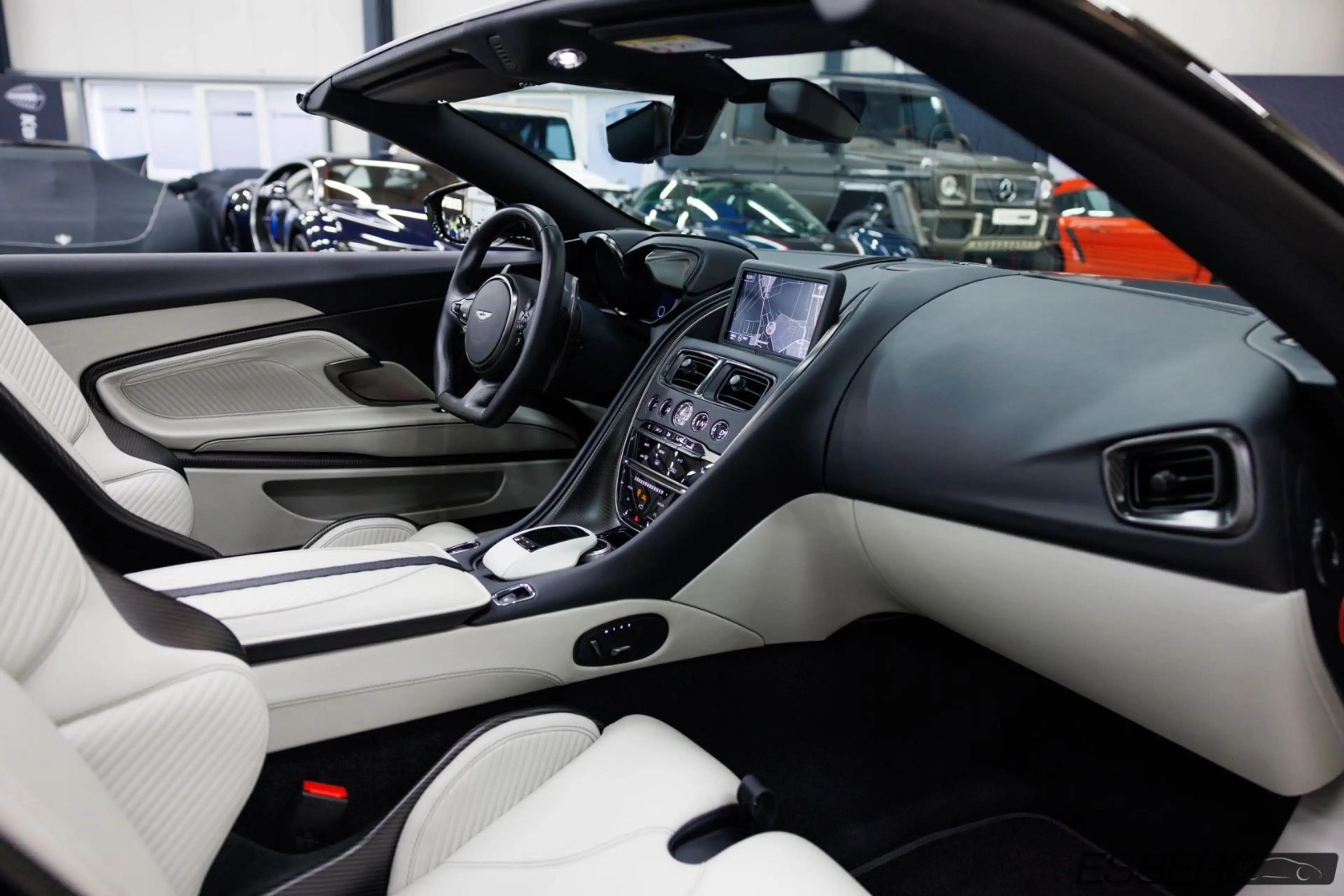 Aston Martin DBS 770 Ultimate Volante | 1/199 | 21" — photo 14