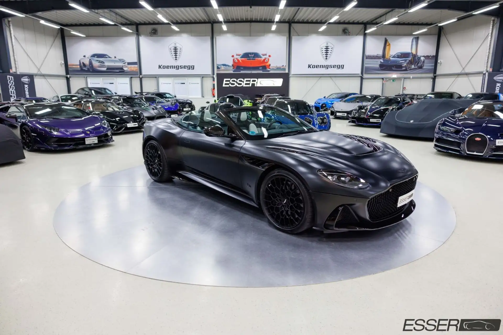애스턴마틴 DBS Coupe 2023 검정 사진 1