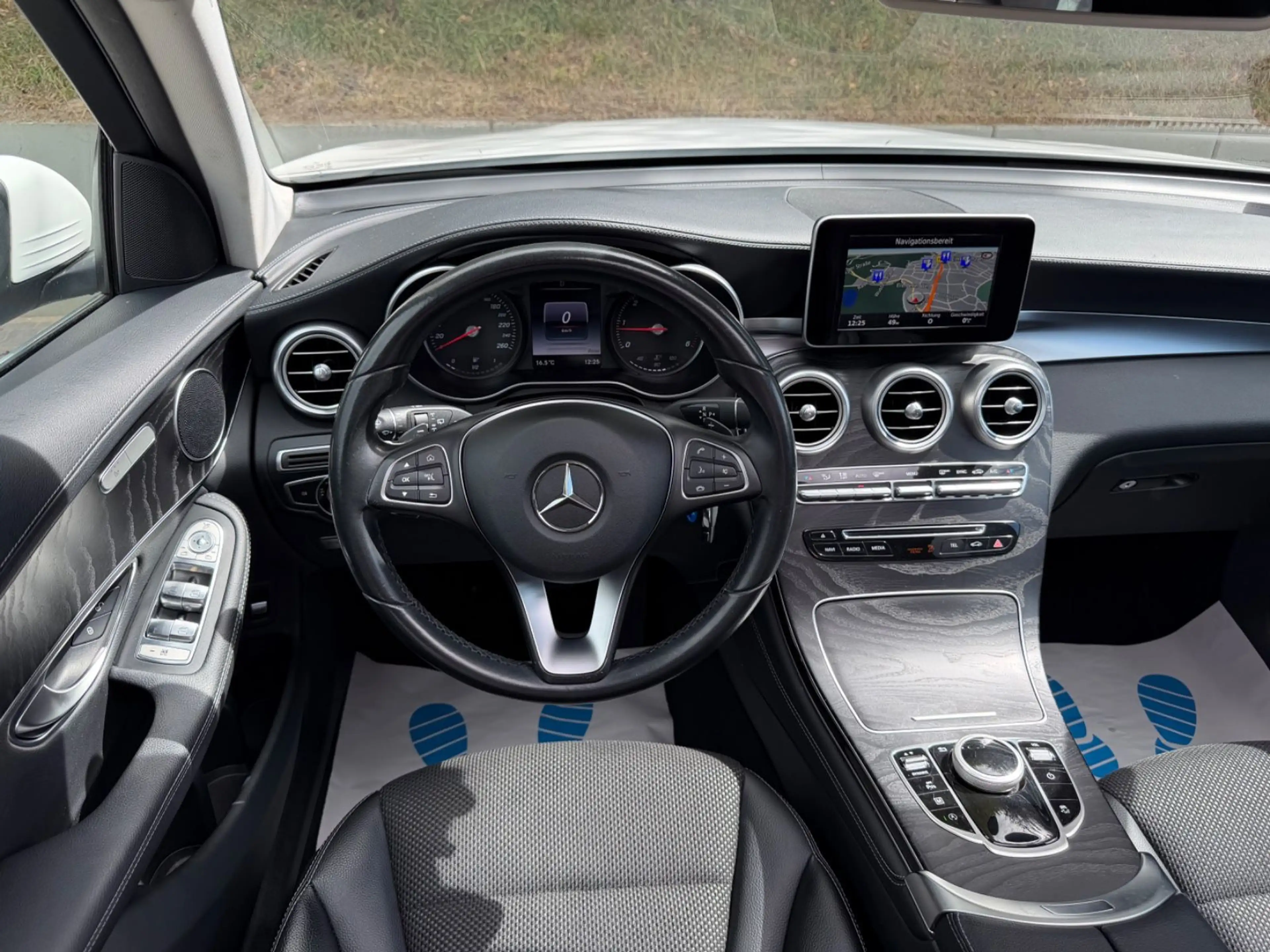 Mercedes-Benz GLC 220 d 4Matic/LED/PANO/2HAND/KAMERA/SHZ/SH-GPF — photo 13