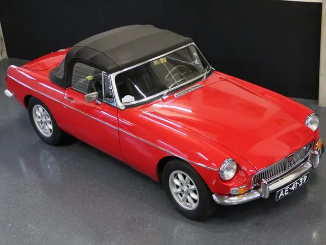 MG MGB 1.8 Roadster Steeldash orig. Euro left hand drive!