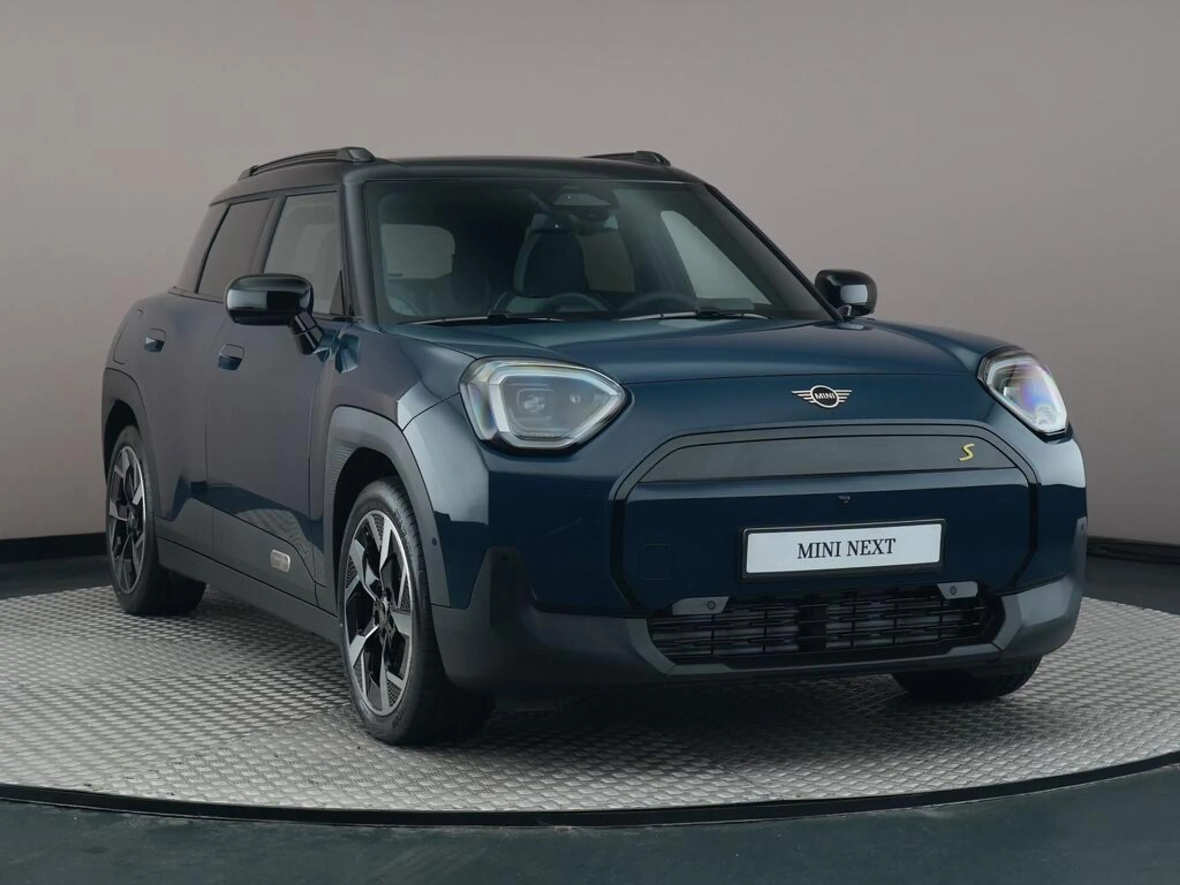 MINI Aceman SE Favoured L 54.2 kWh — photo 3