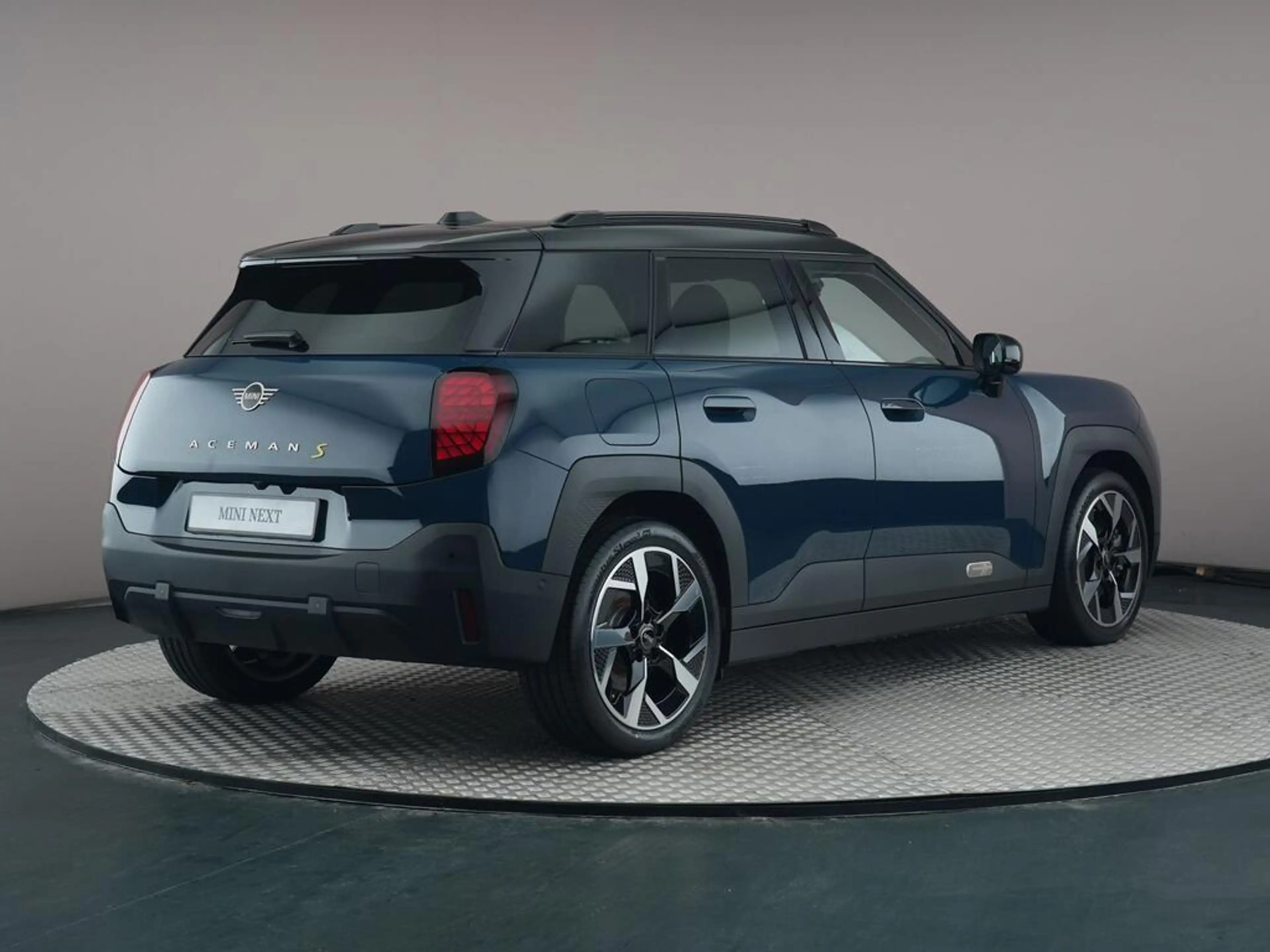 MINI Aceman SE Favoured L 54.2 kWh — photo 11