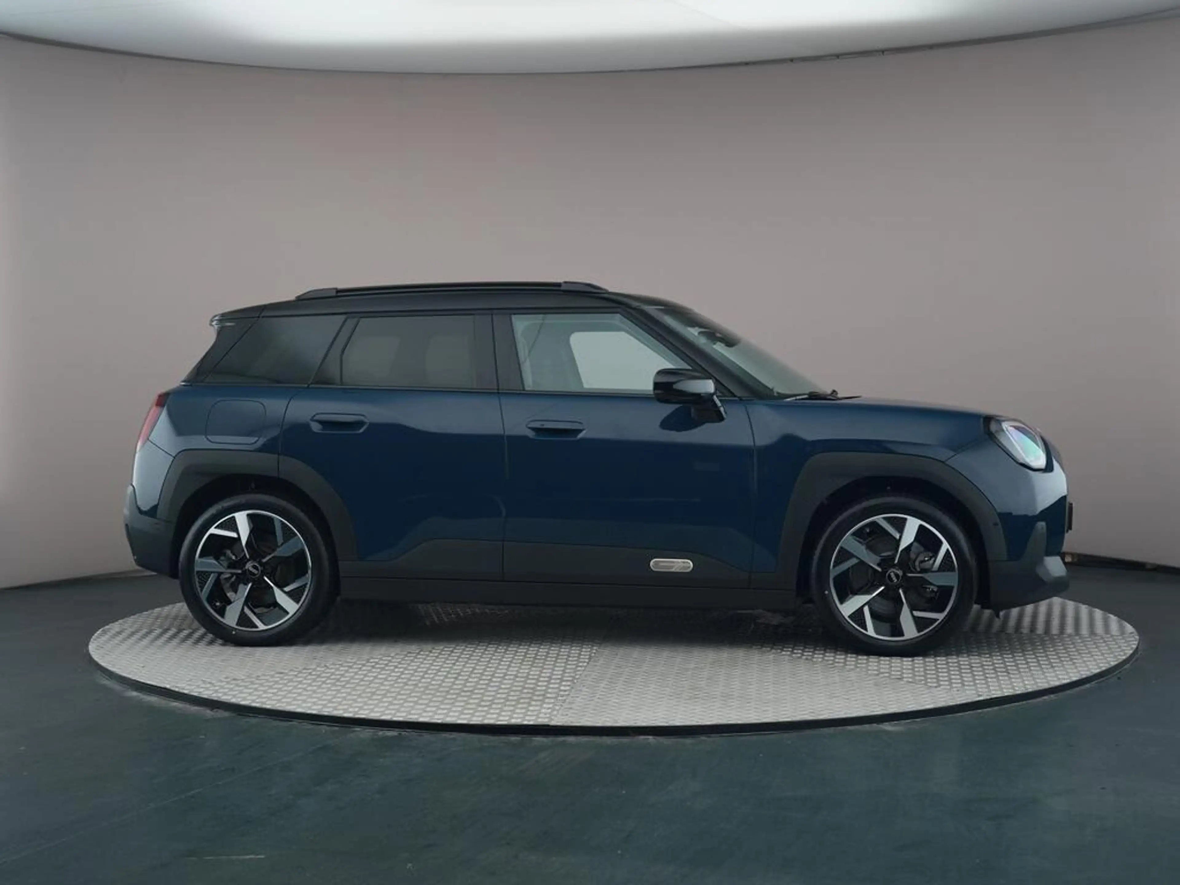 MINI Aceman SE Favoured L 54.2 kWh — photo 7