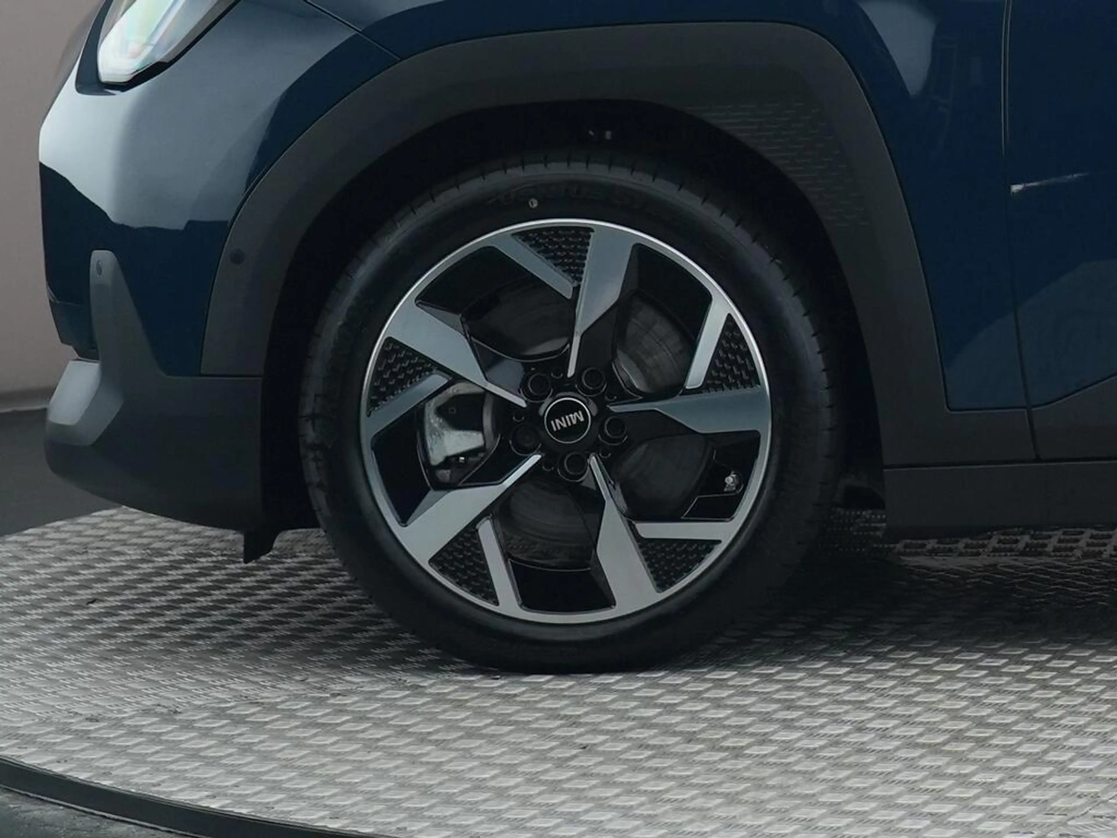 MINI Aceman SE Favoured L 54.2 kWh — photo 14