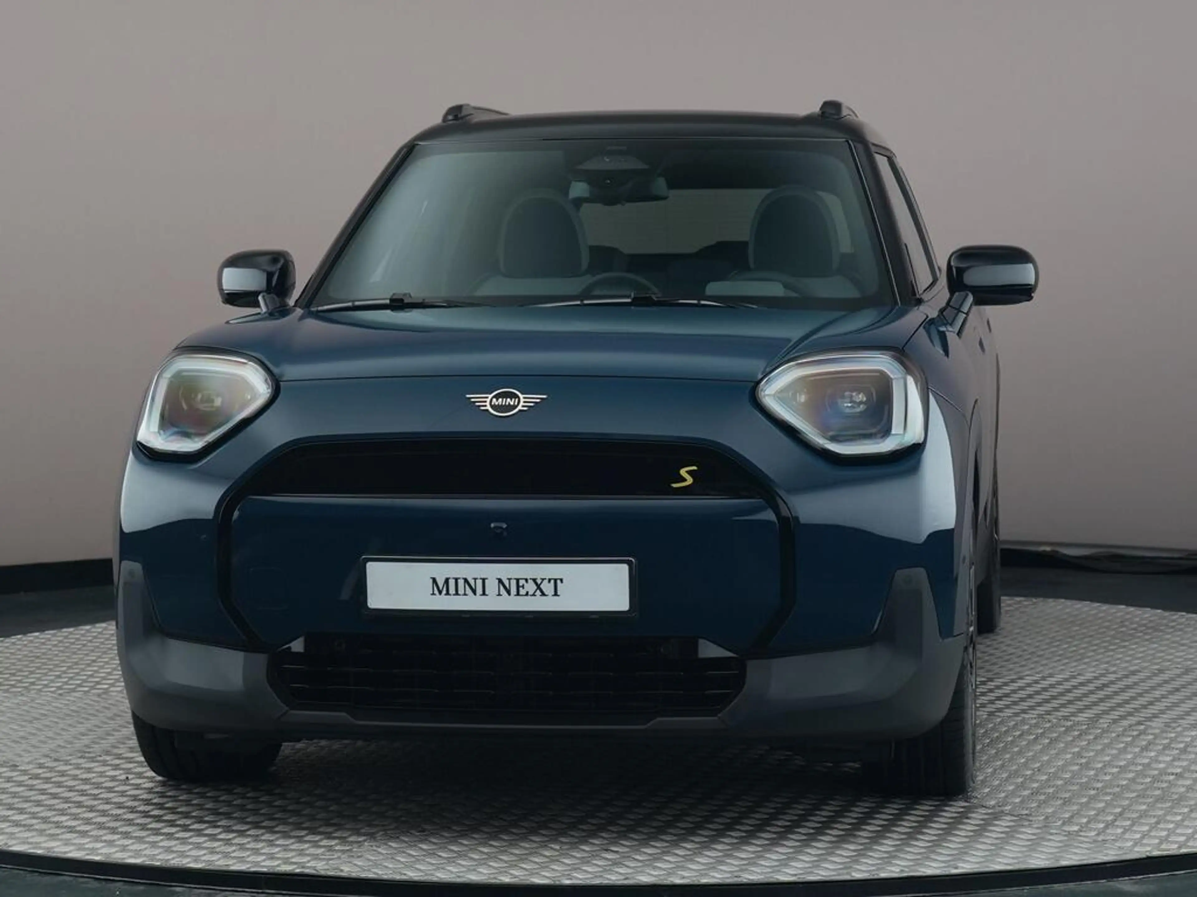 MINI Aceman SE Favoured L 54.2 kWh — photo 2